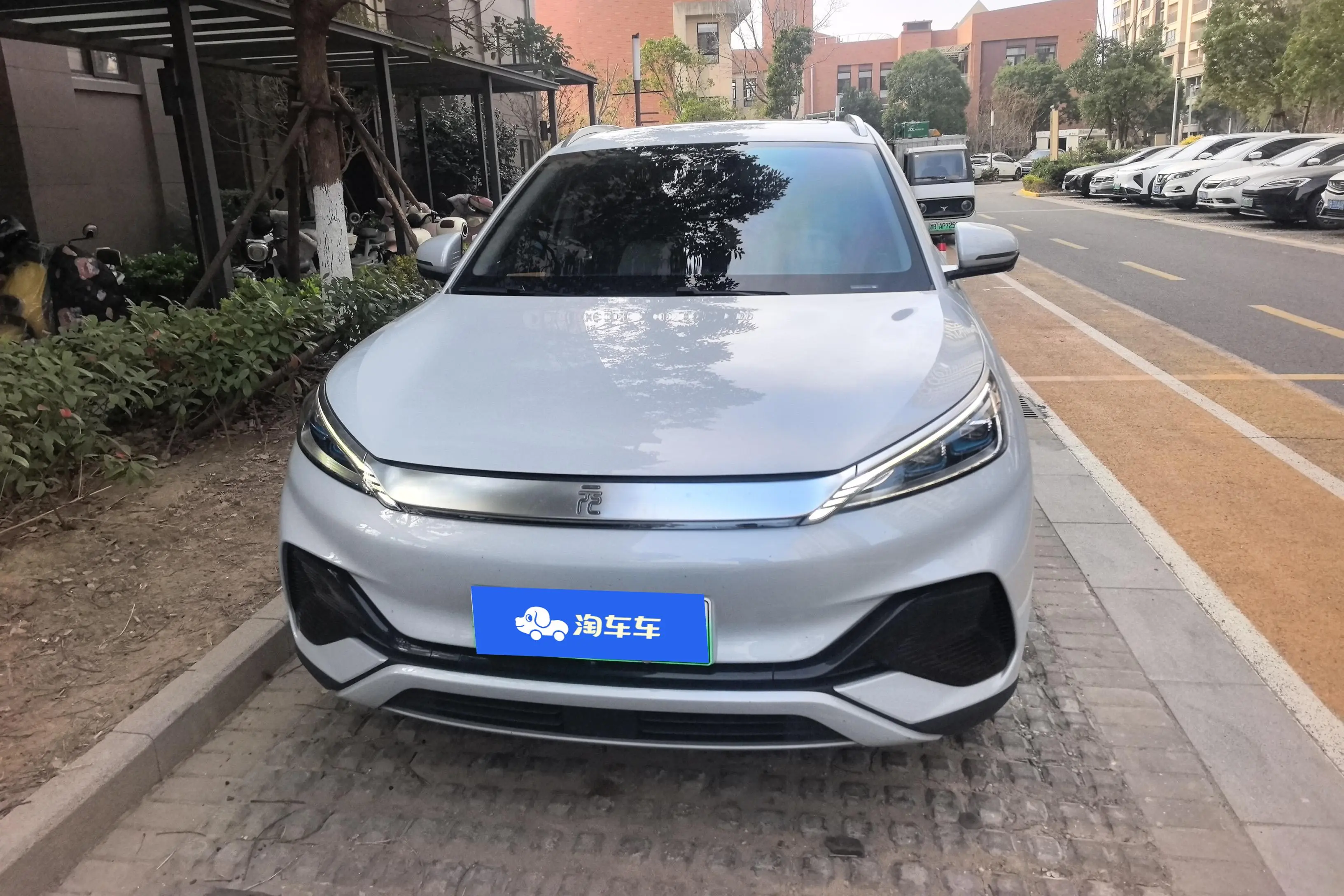 BYD Yuan PLUS  из Китая