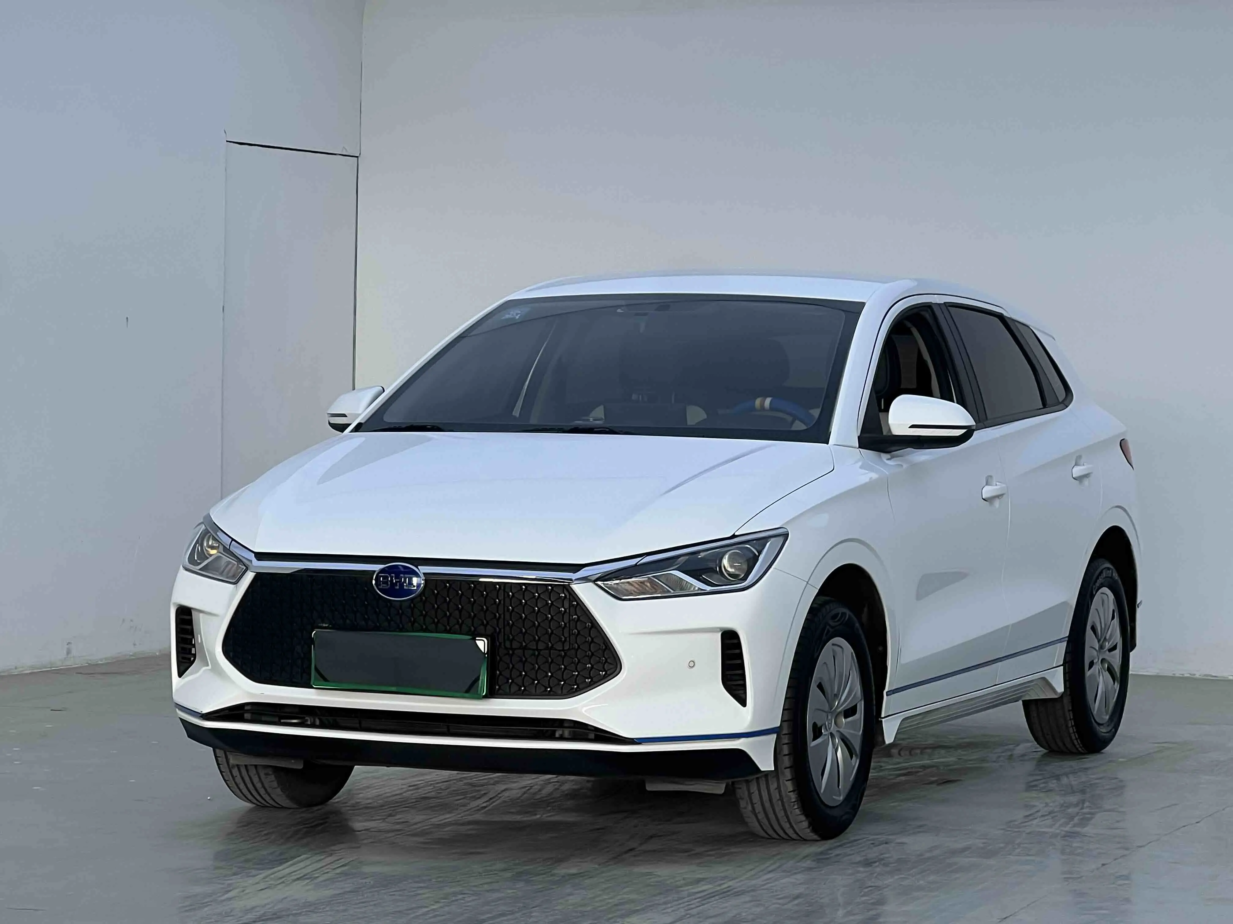 BYD e2  из Китая