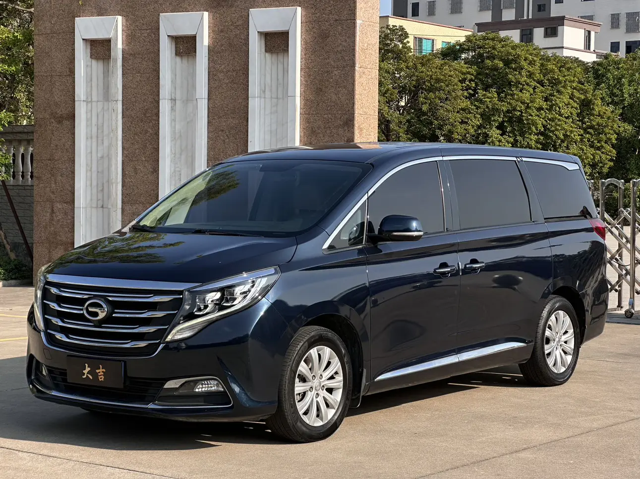 GAC Trumpchi M8  из Китая