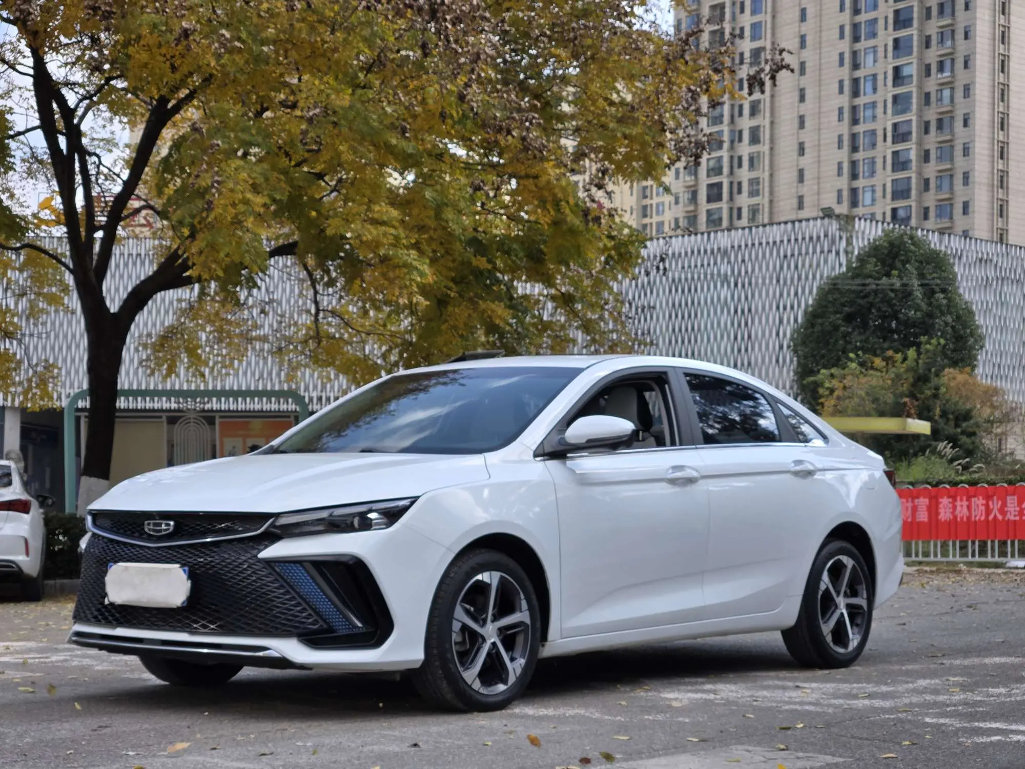 Geely Emgrand L  из Китая