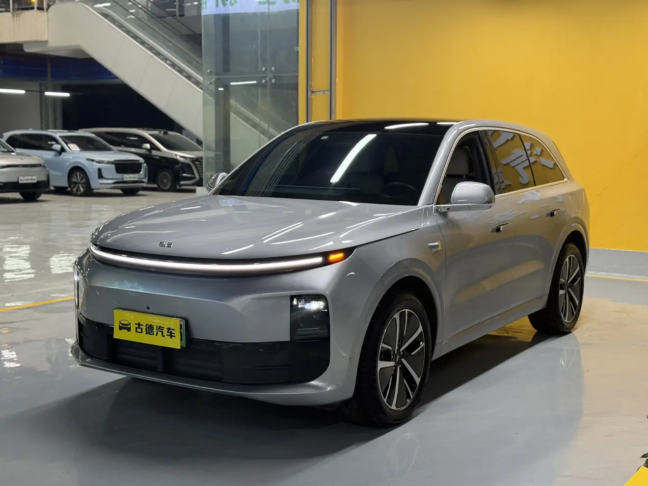 Li L6 (Ideal L6)  из Китая