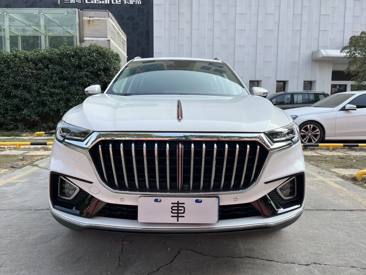 Hongqi HS5  из Китая