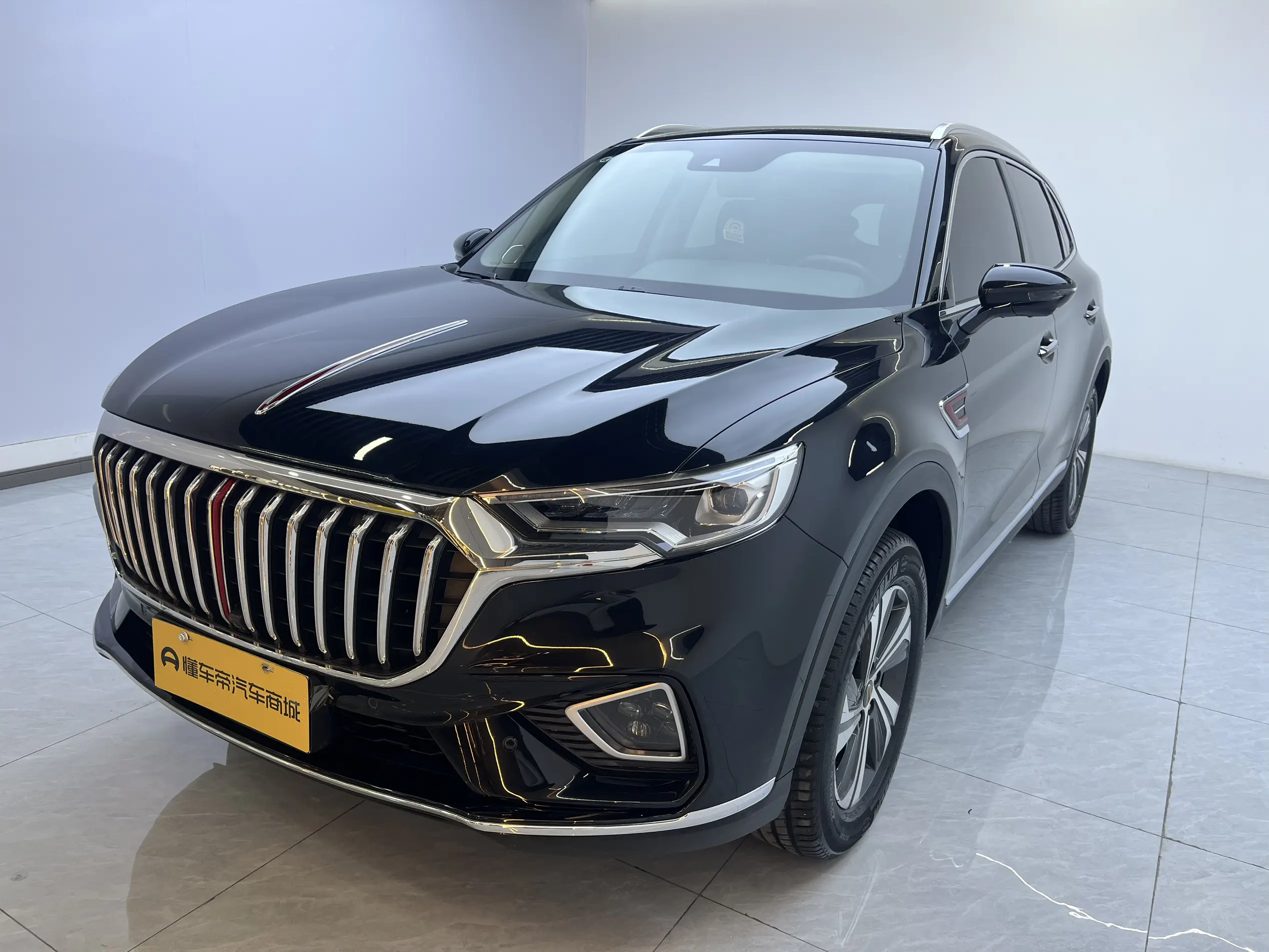 Hongqi HS5  из Китая