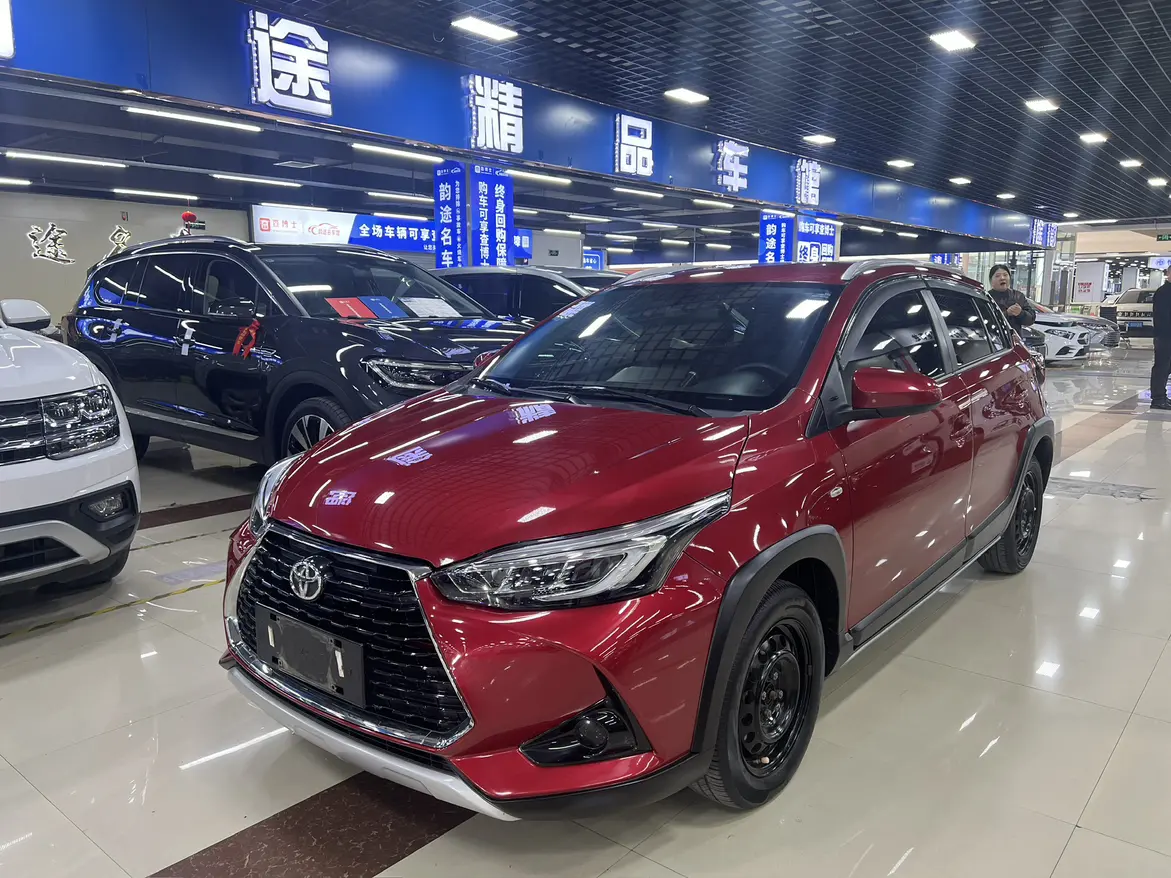 Toyota Yaris L  из Китая