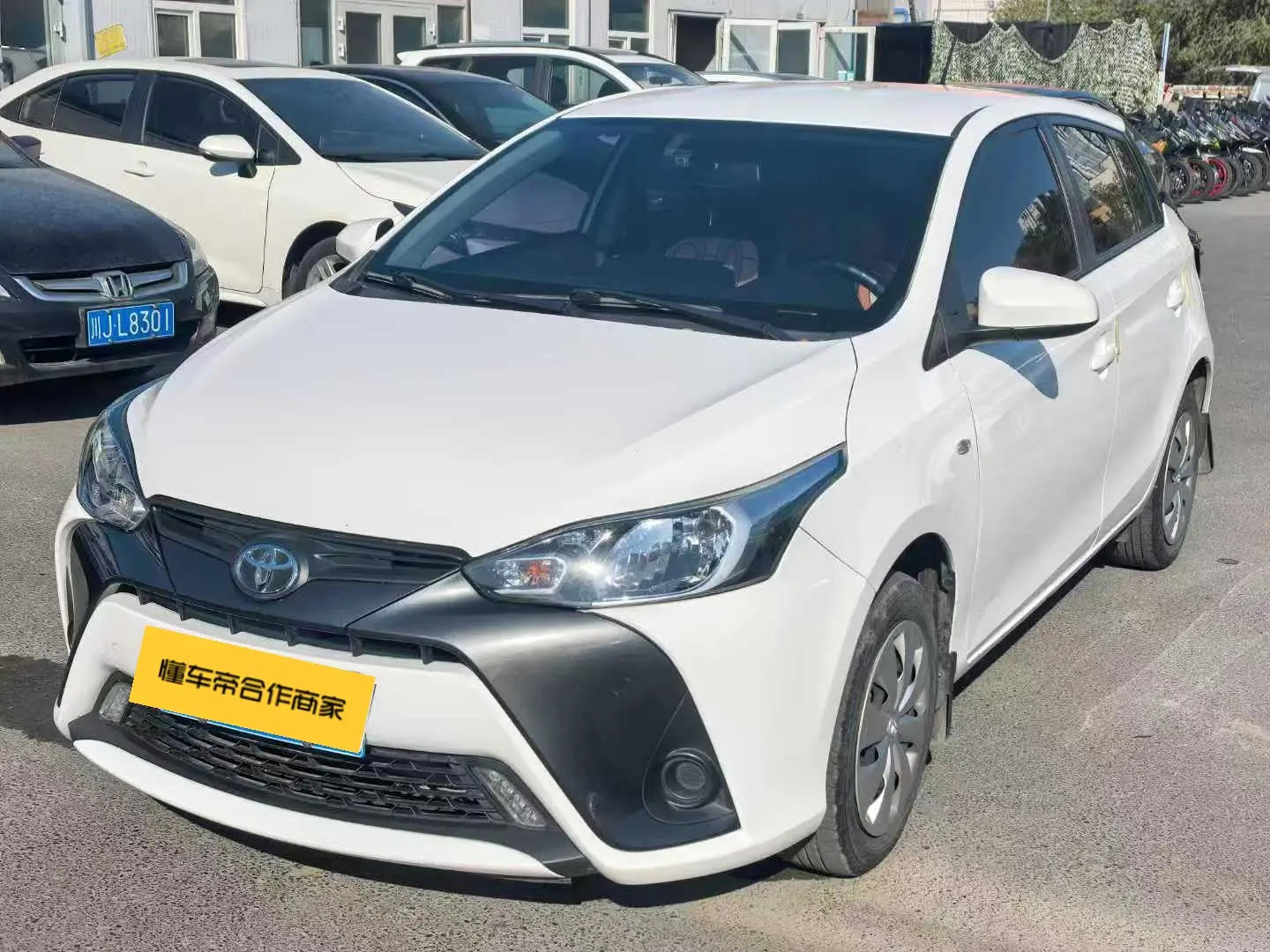 Toyota Yaris L  из Китая
