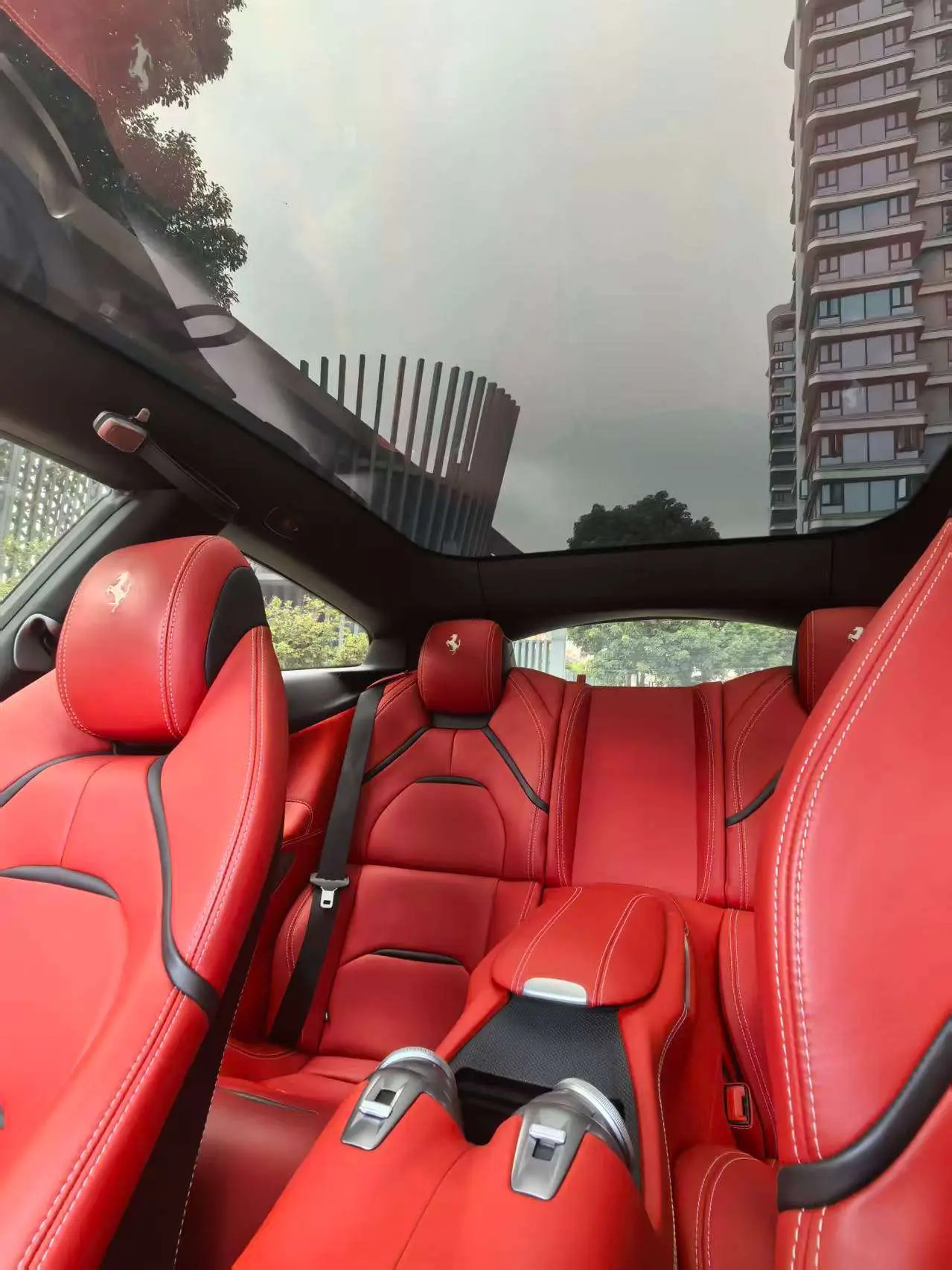 Ferrari GTC4Lusso  из Китая