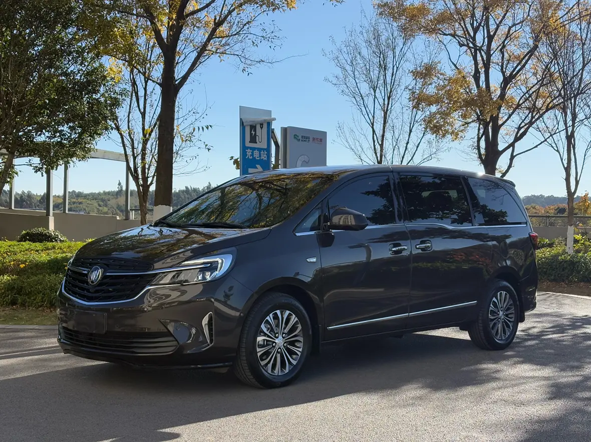 Buick GL8  из Китая