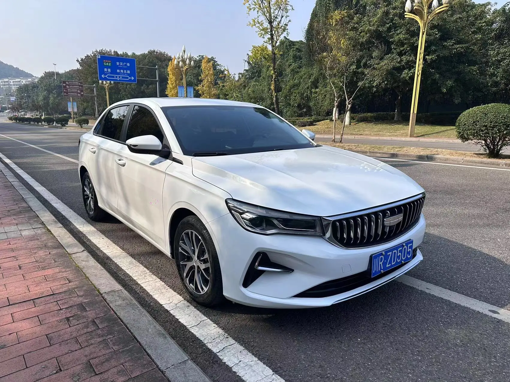 Geely Emgrand  из Китая