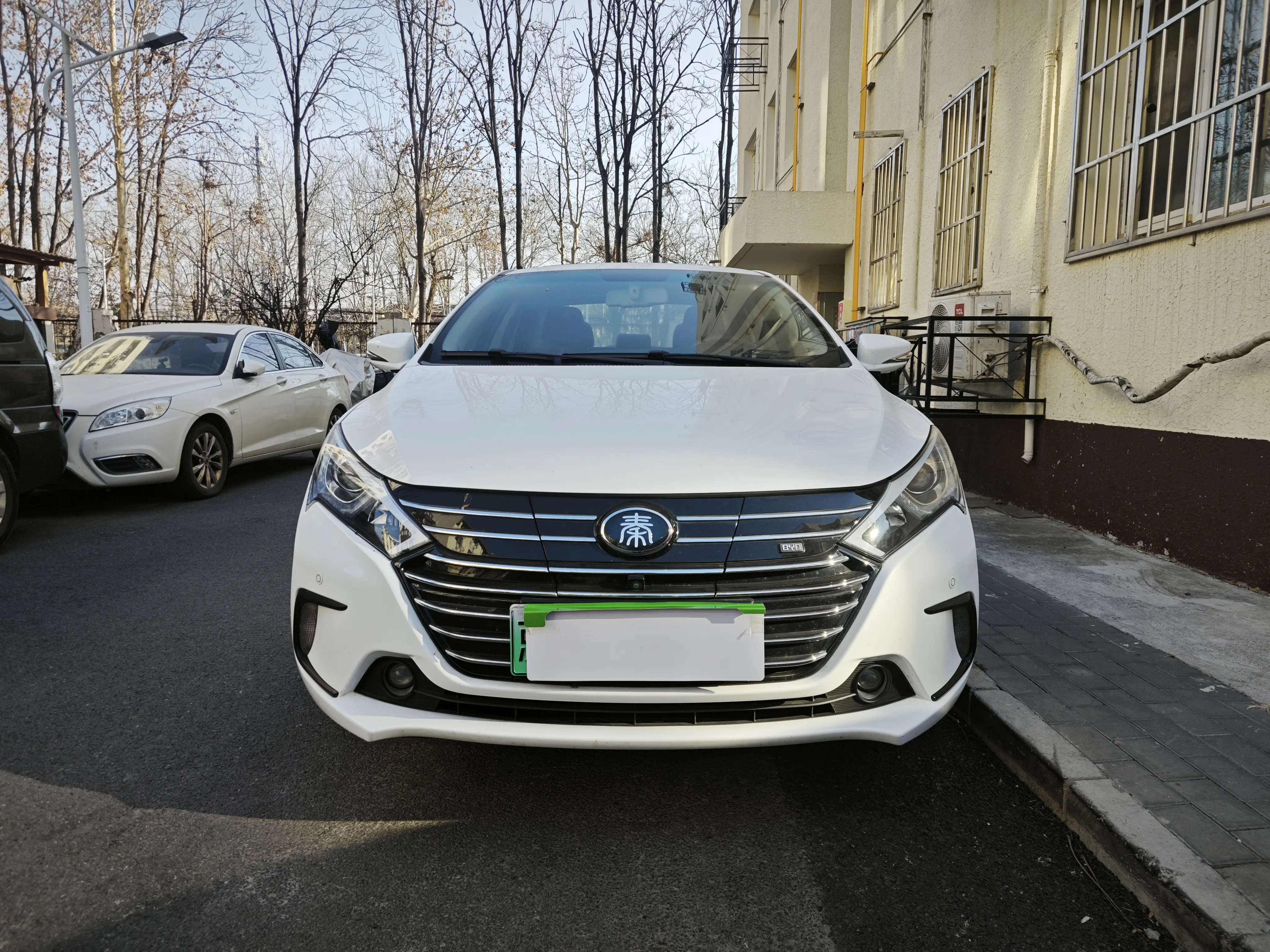 BYD QinEV  из Китая