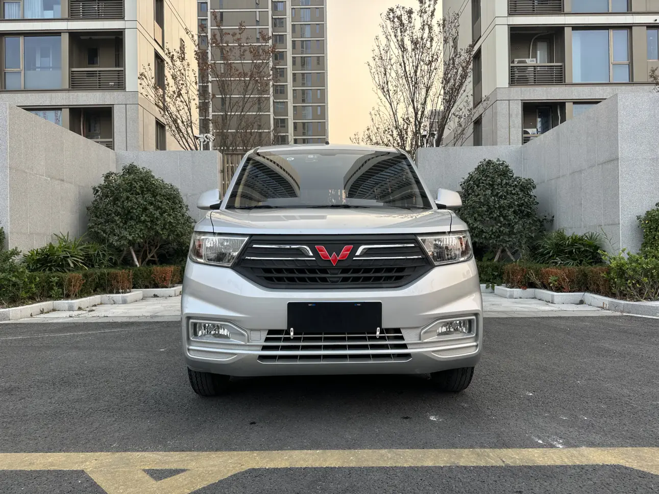 Wuling Hongguang V  из Китая
