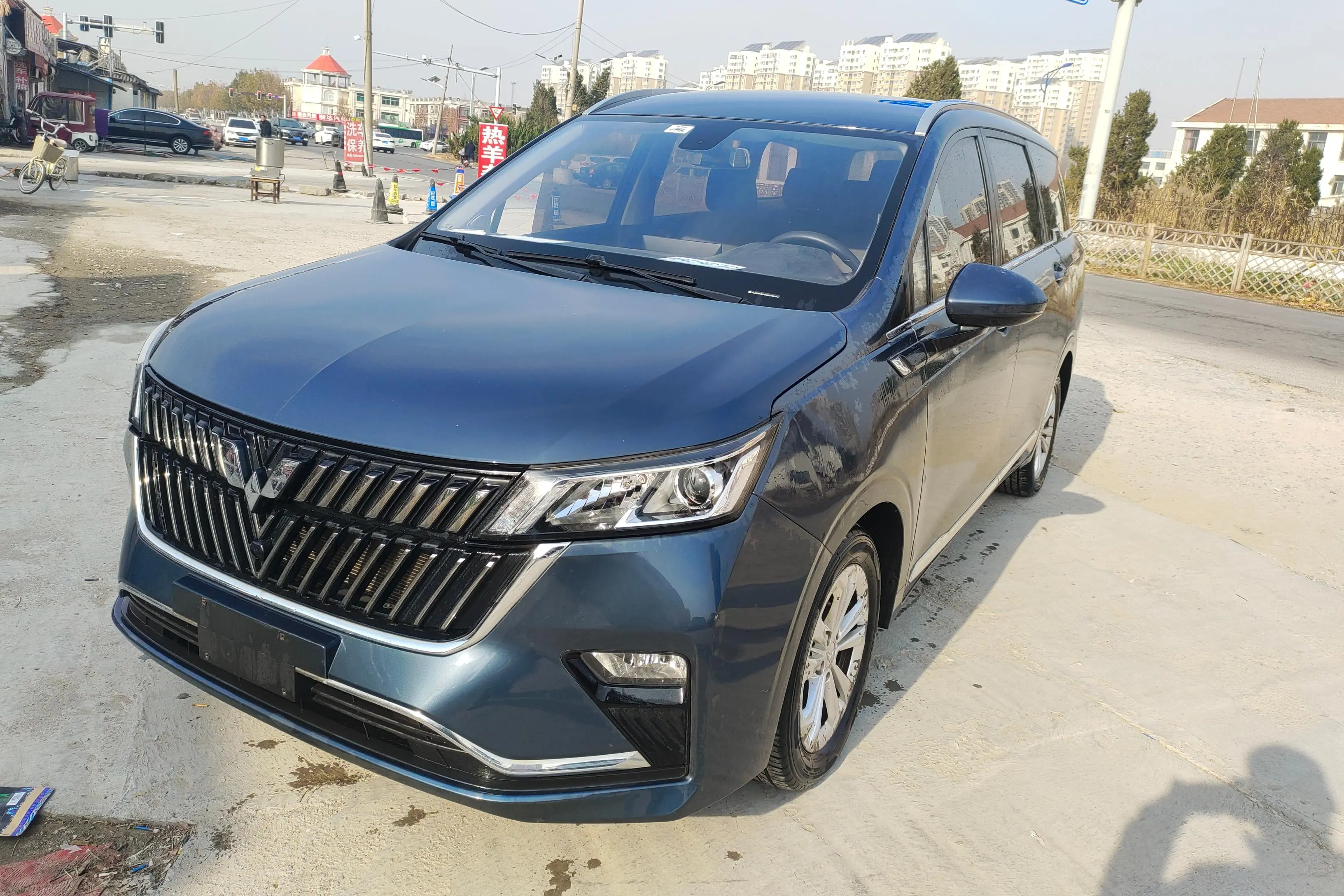 Wuling Jiachen  из Китая