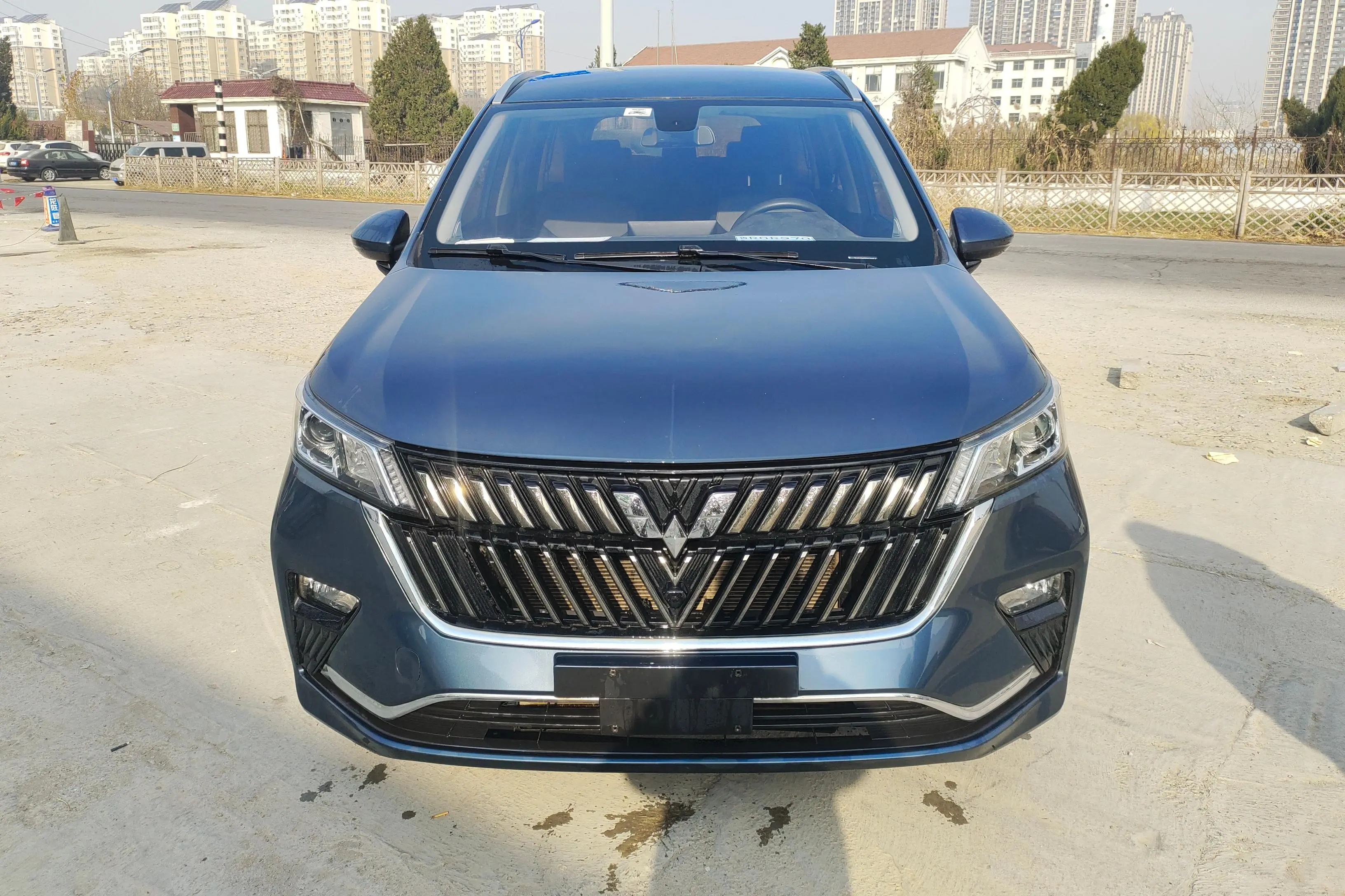 Wuling Jiachen  из Китая