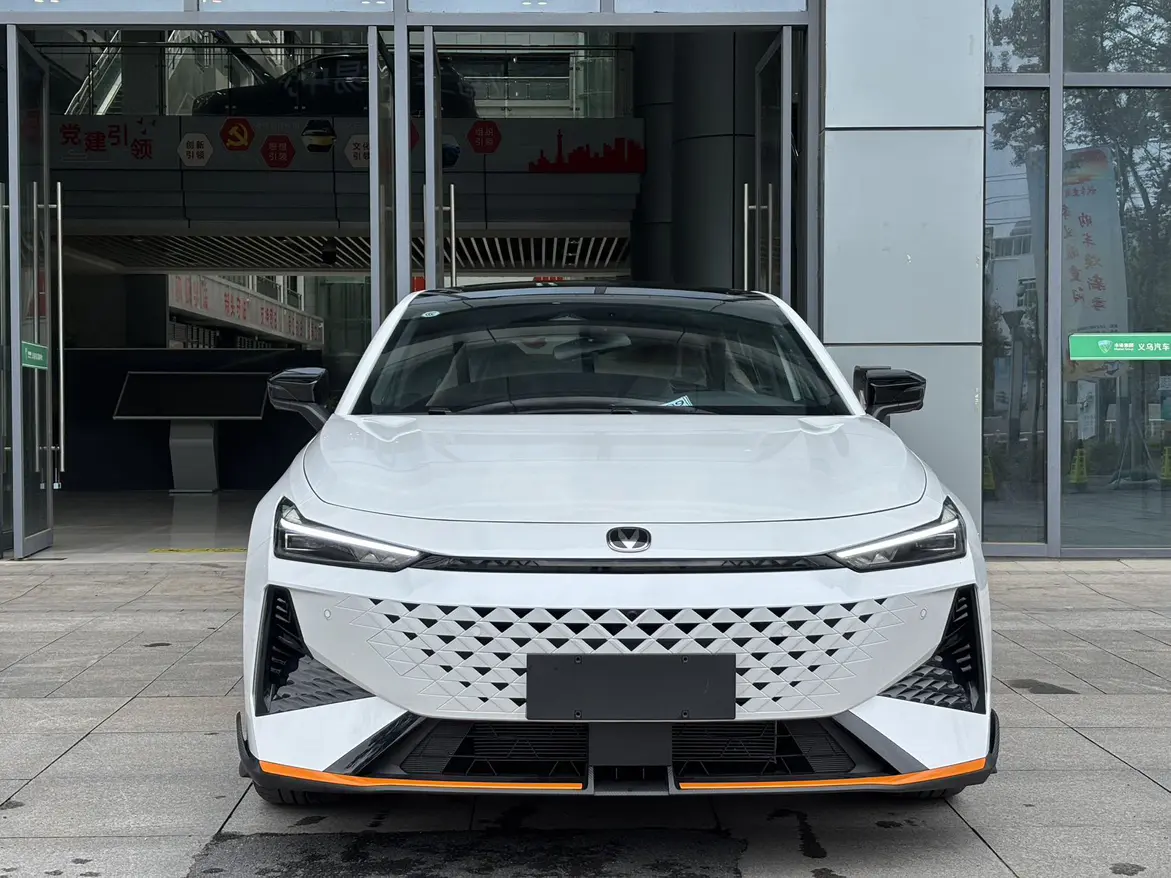 Changan UNI-V  из Китая