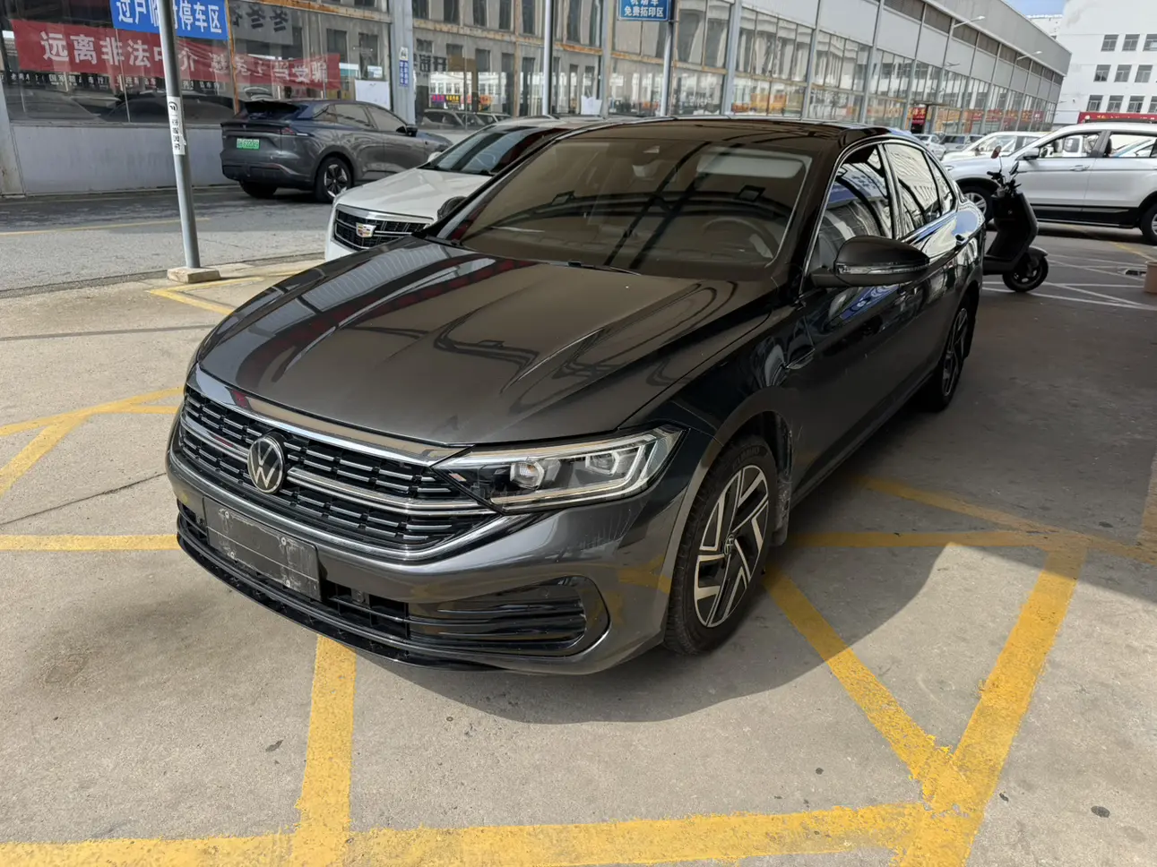 Volkswagen Sagitar  из Китая