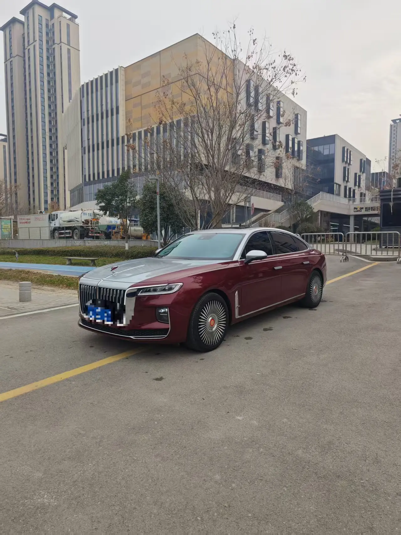 Hongqi H9  из Китая