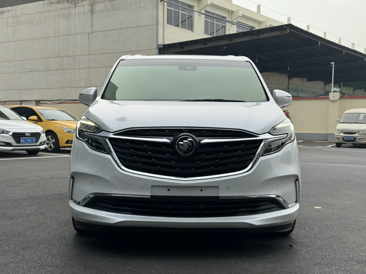 Buick GL8  из Китая