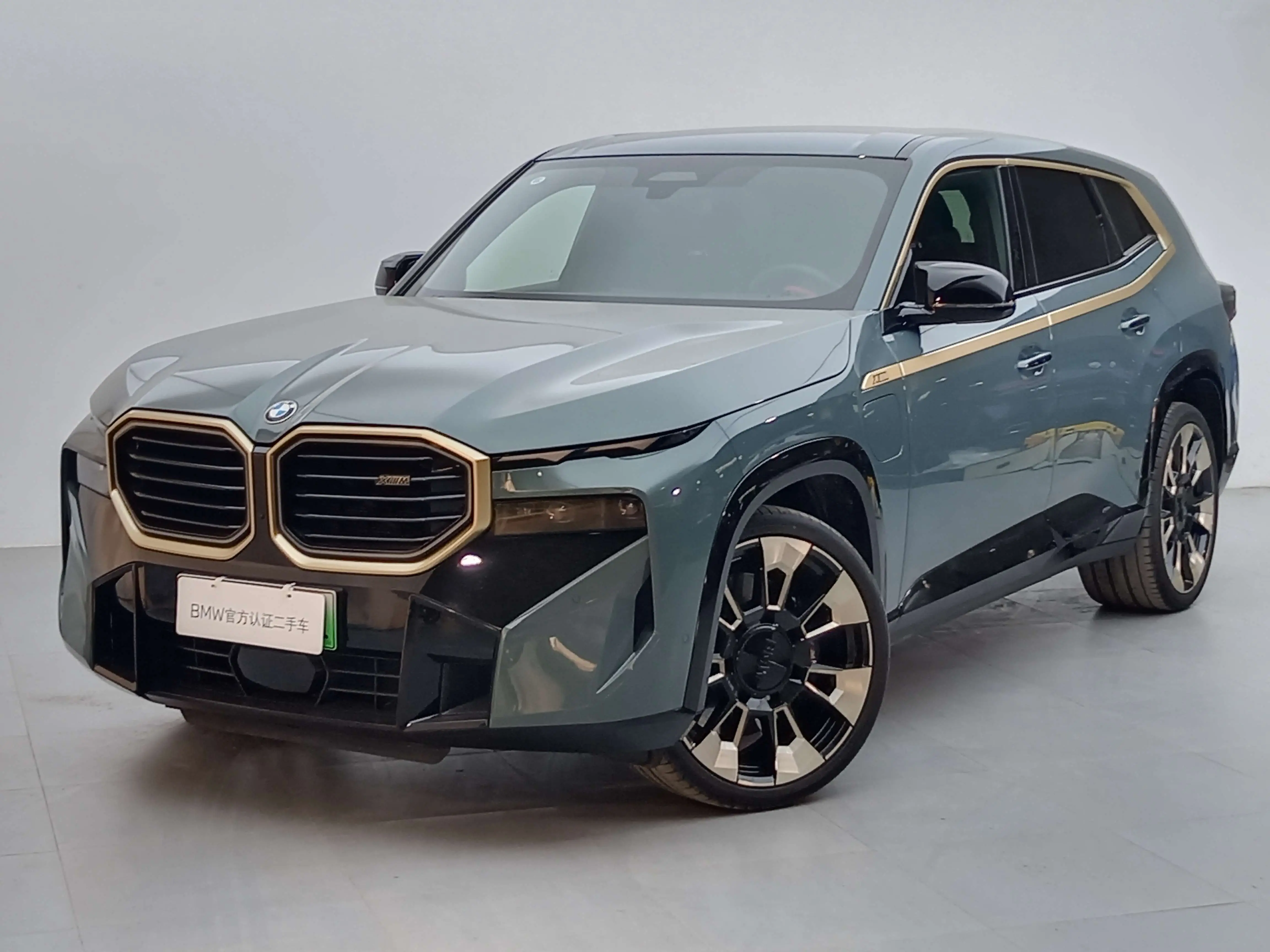 BMW XM  из Китая