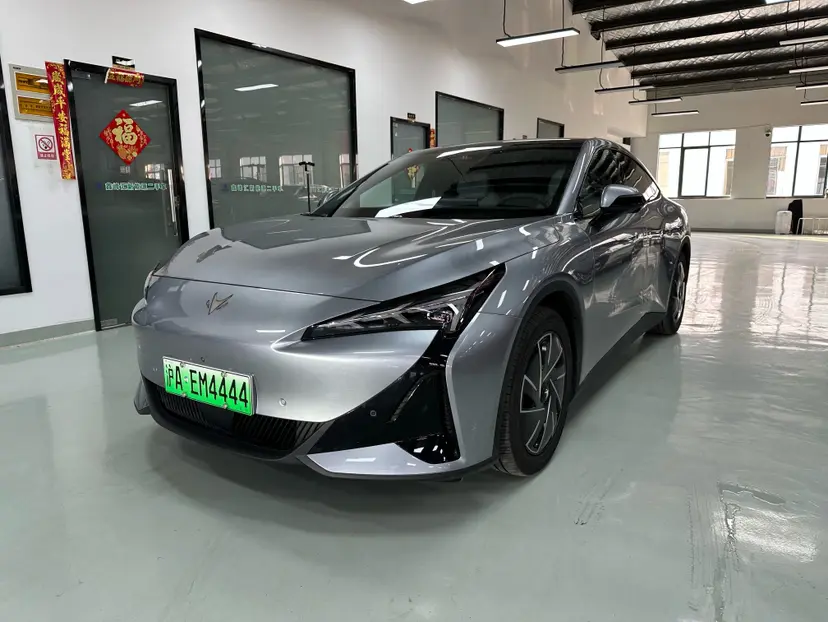 ARCFOX Extreme Fox JiFox Alpha S5  из Китая