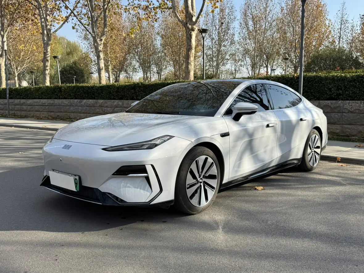 Geely Galaxy E8  из Китая