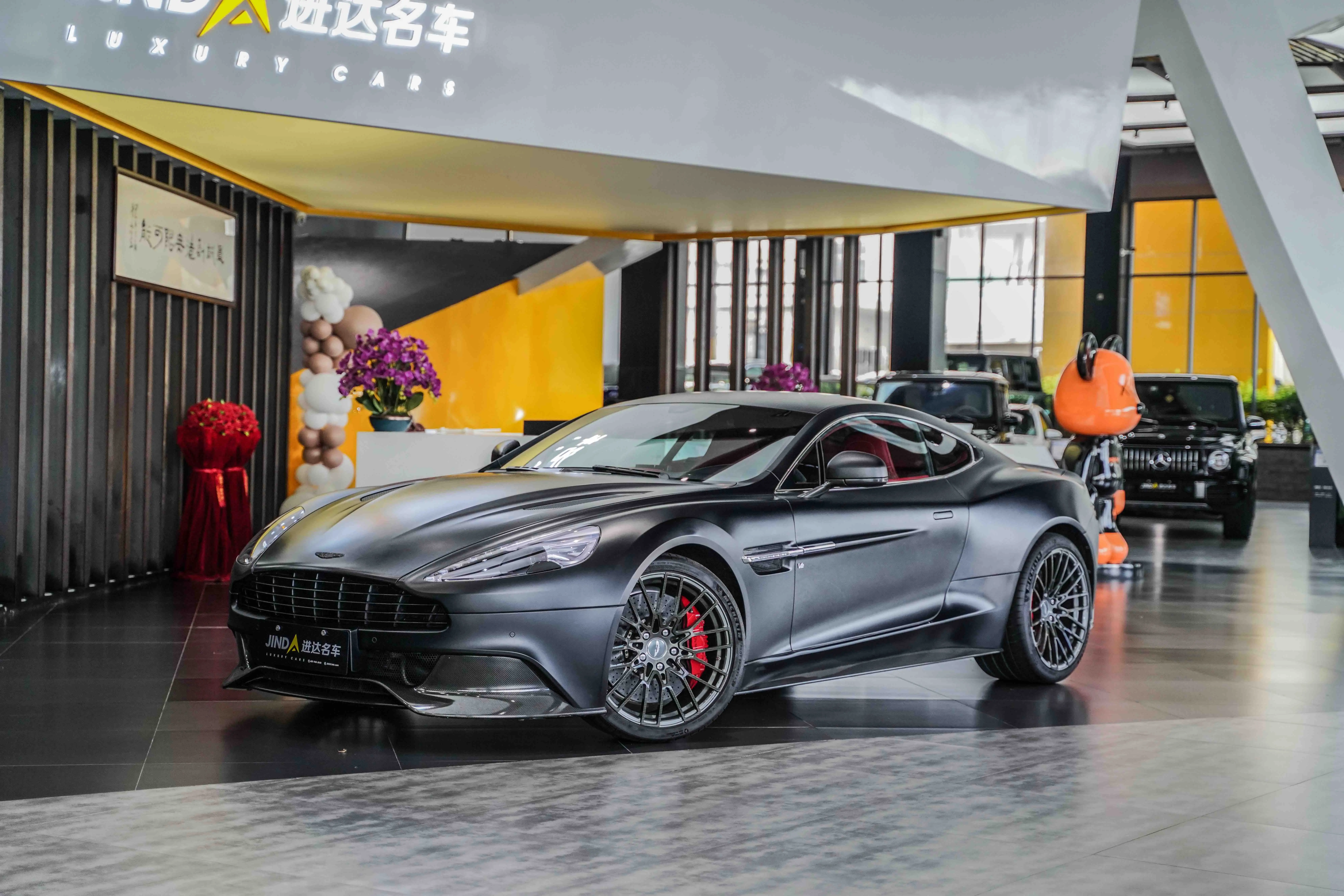 Aston Martin Vanquish  из Китая