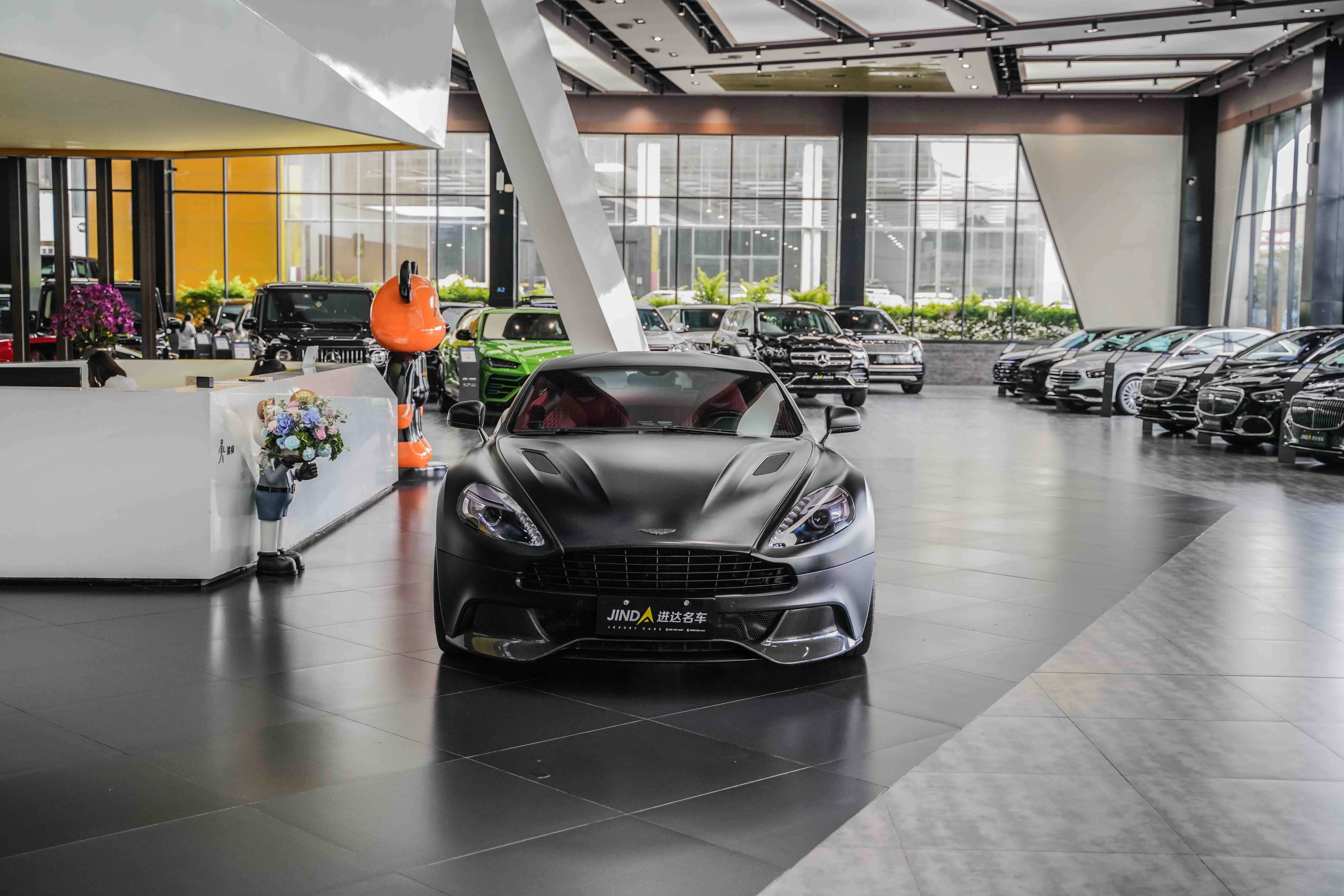 Aston Martin Vanquish  из Китая