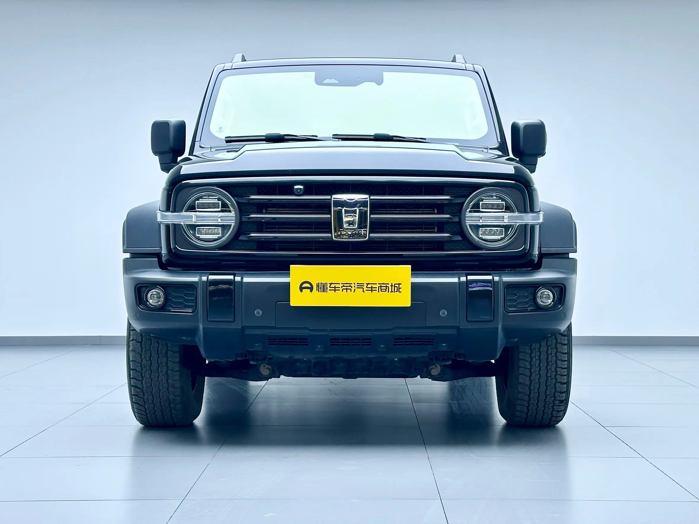 Tank 300  из Китая