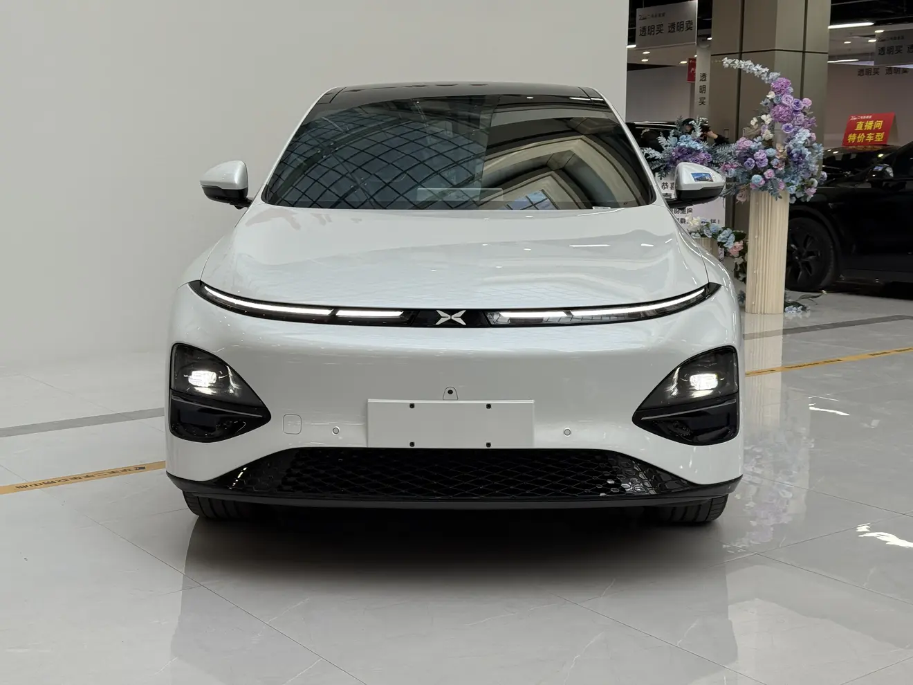 Xpeng G6  из Китая