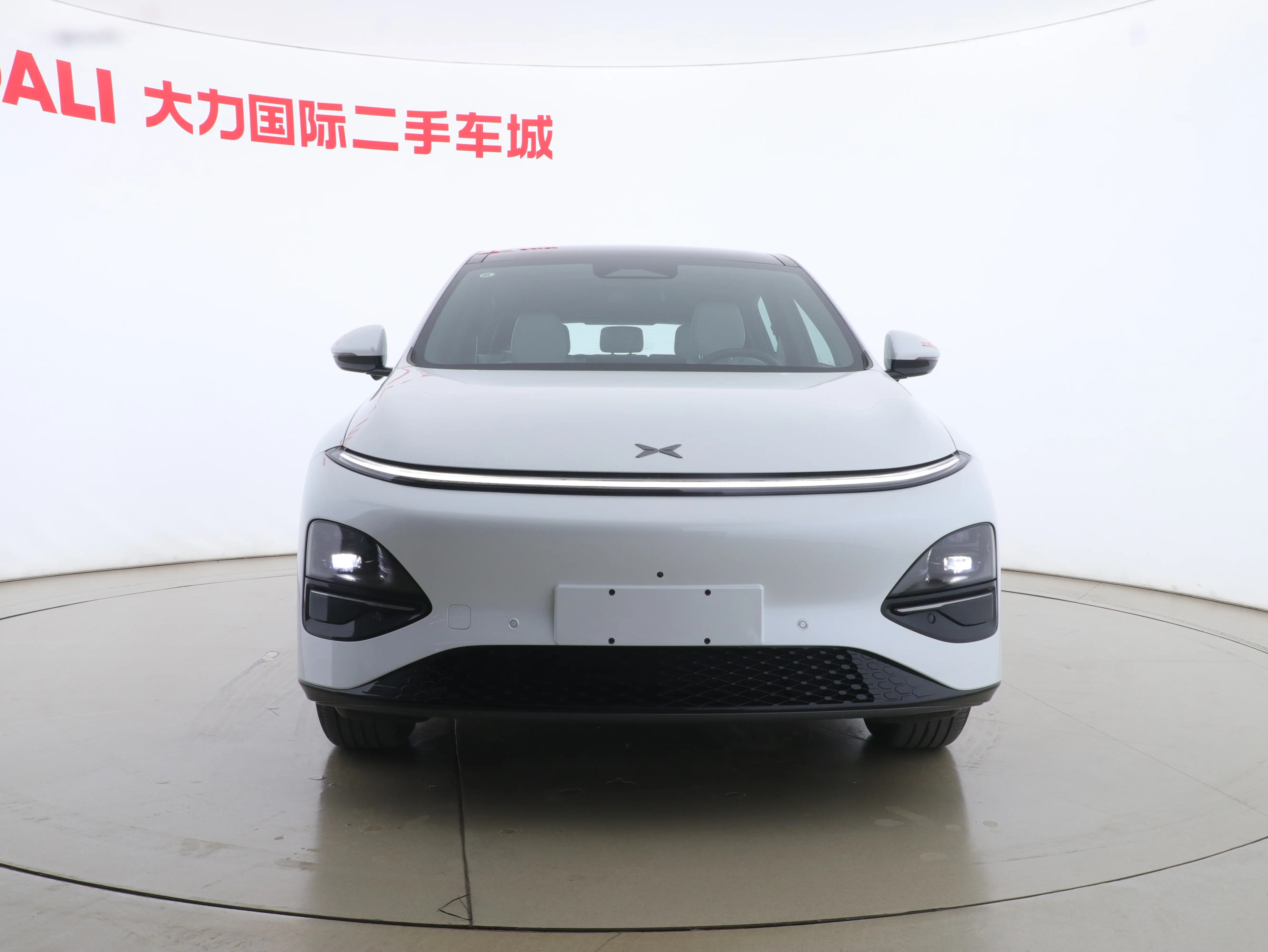 Xpeng G6  из Китая