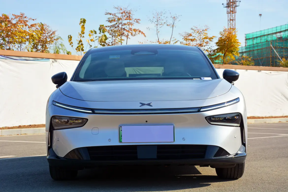 Xpeng P7+  из Китая