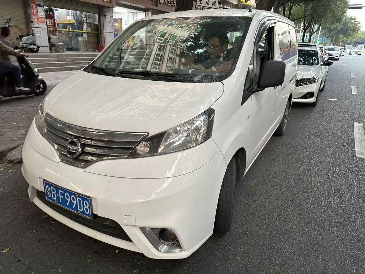 Nissan NV200  из Китая
