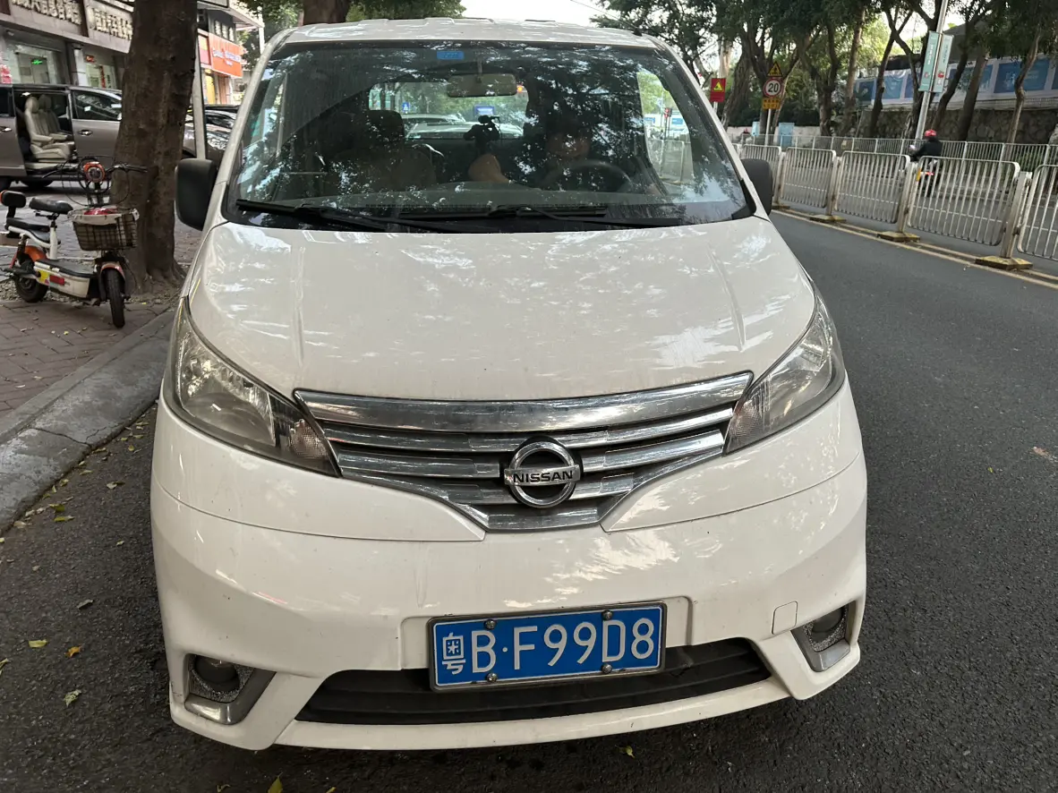 Nissan NV200  из Китая