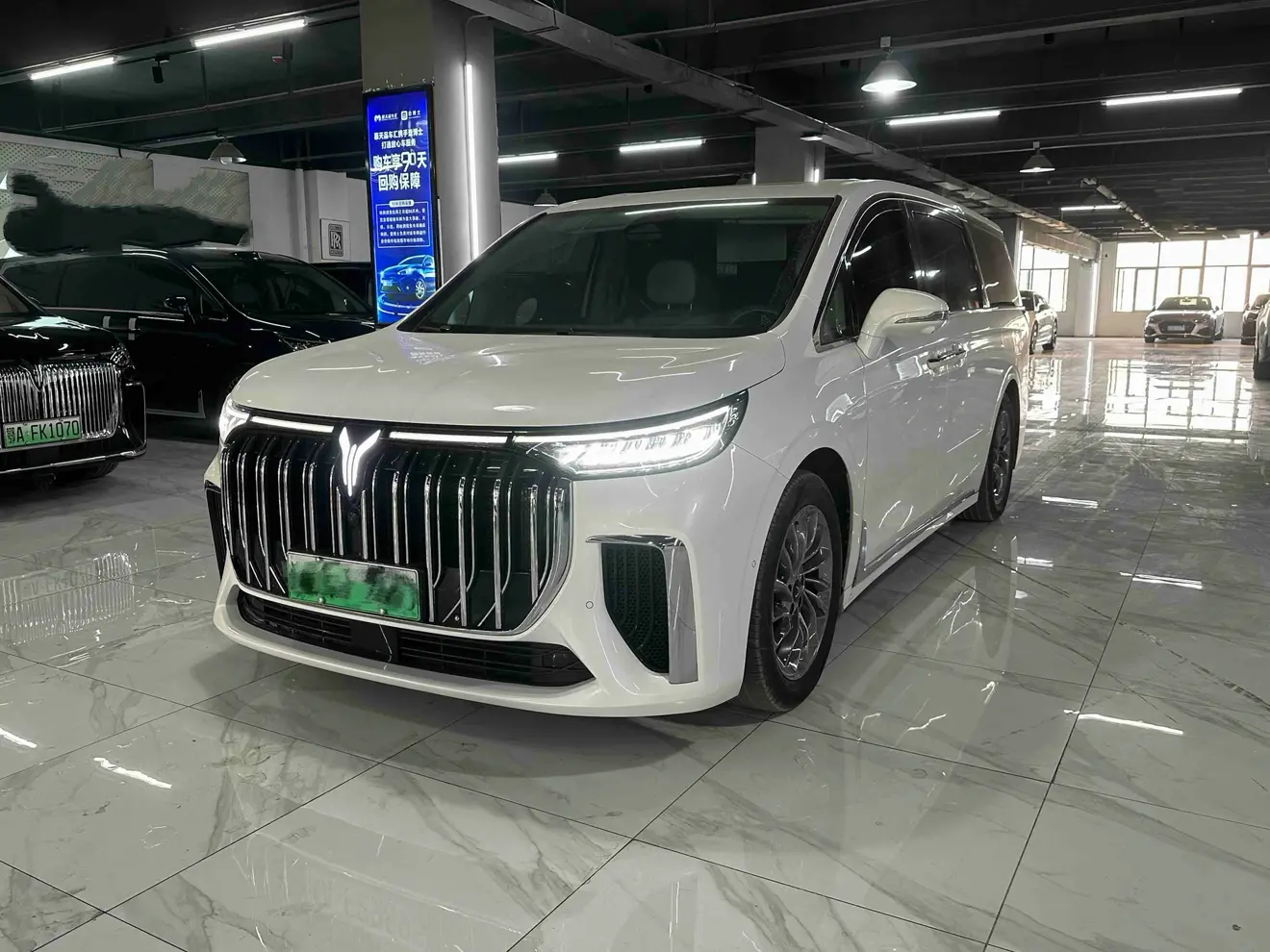 Voyah Lantu Dreamer PHEV  из Китая