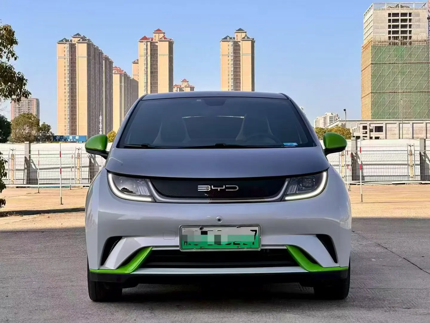 BYD Dolphin  из Китая