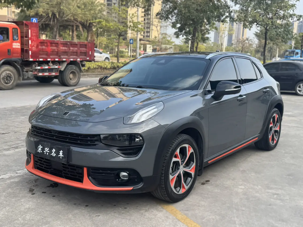 Lynk & Co 02  из Китая