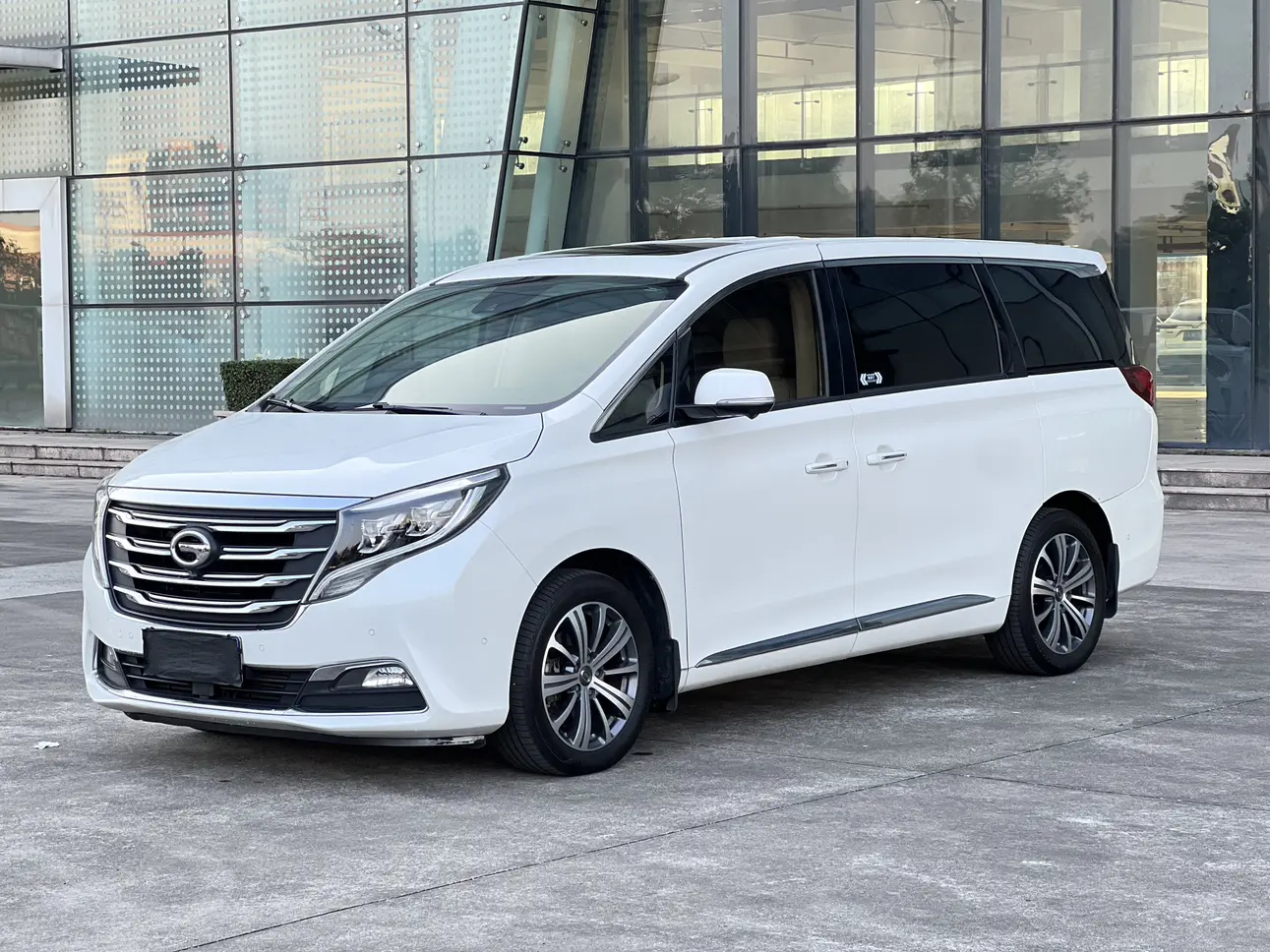 GAC Trumpchi M8  из Китая