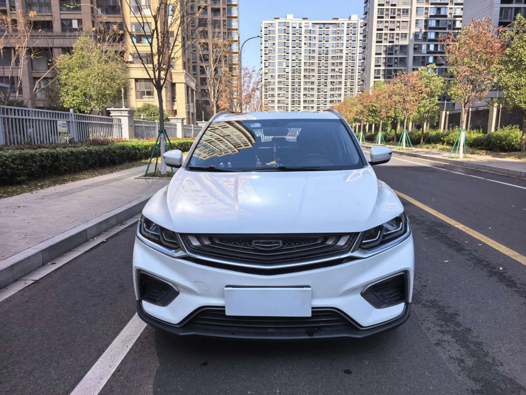 Geely Coolray SX11 (Binyue)  из Китая