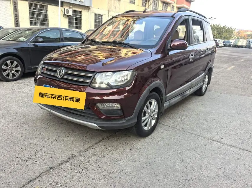 Dongfeng Fengon 370  из Китая