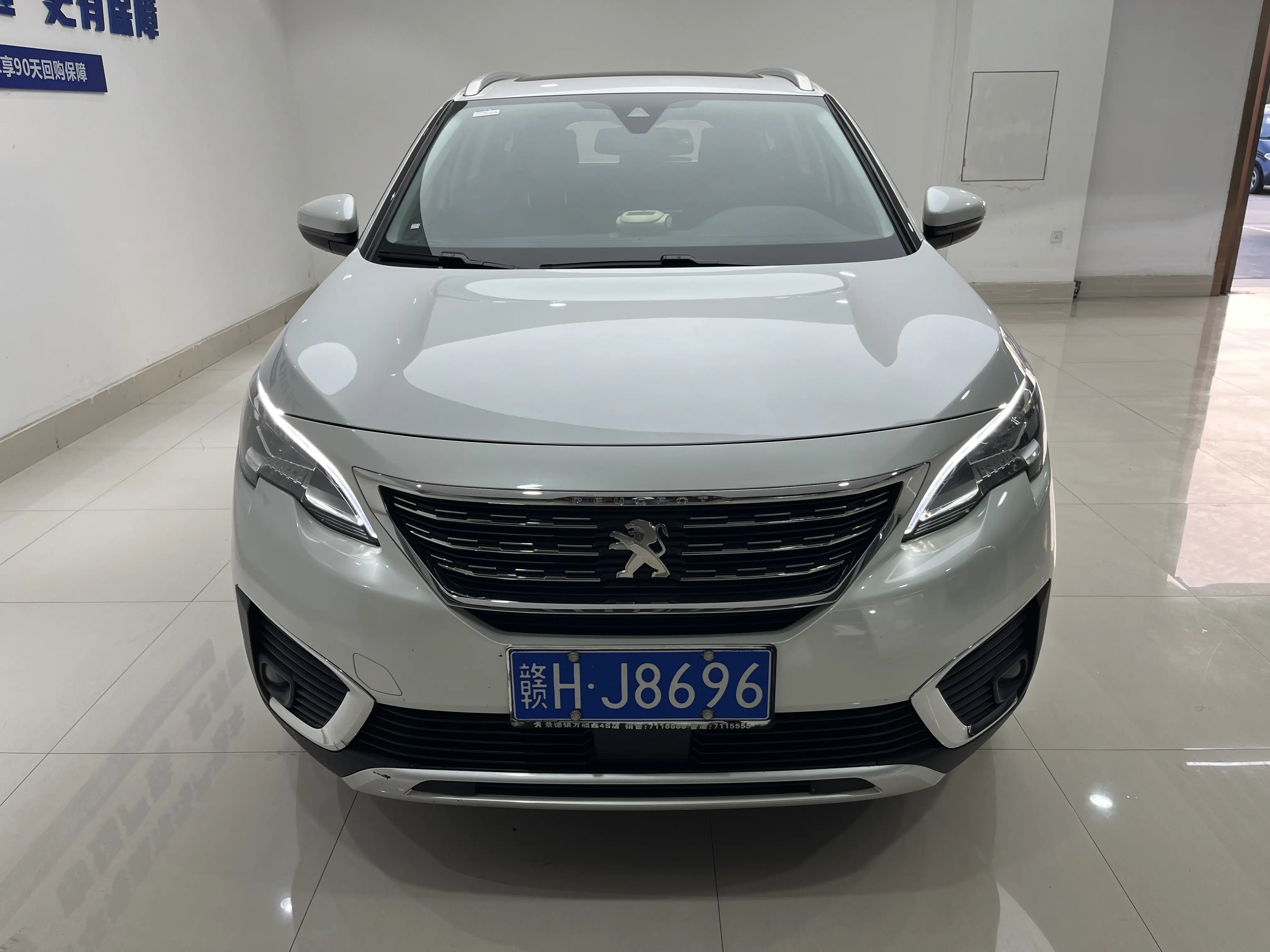 Peugeot 5008  из Китая
