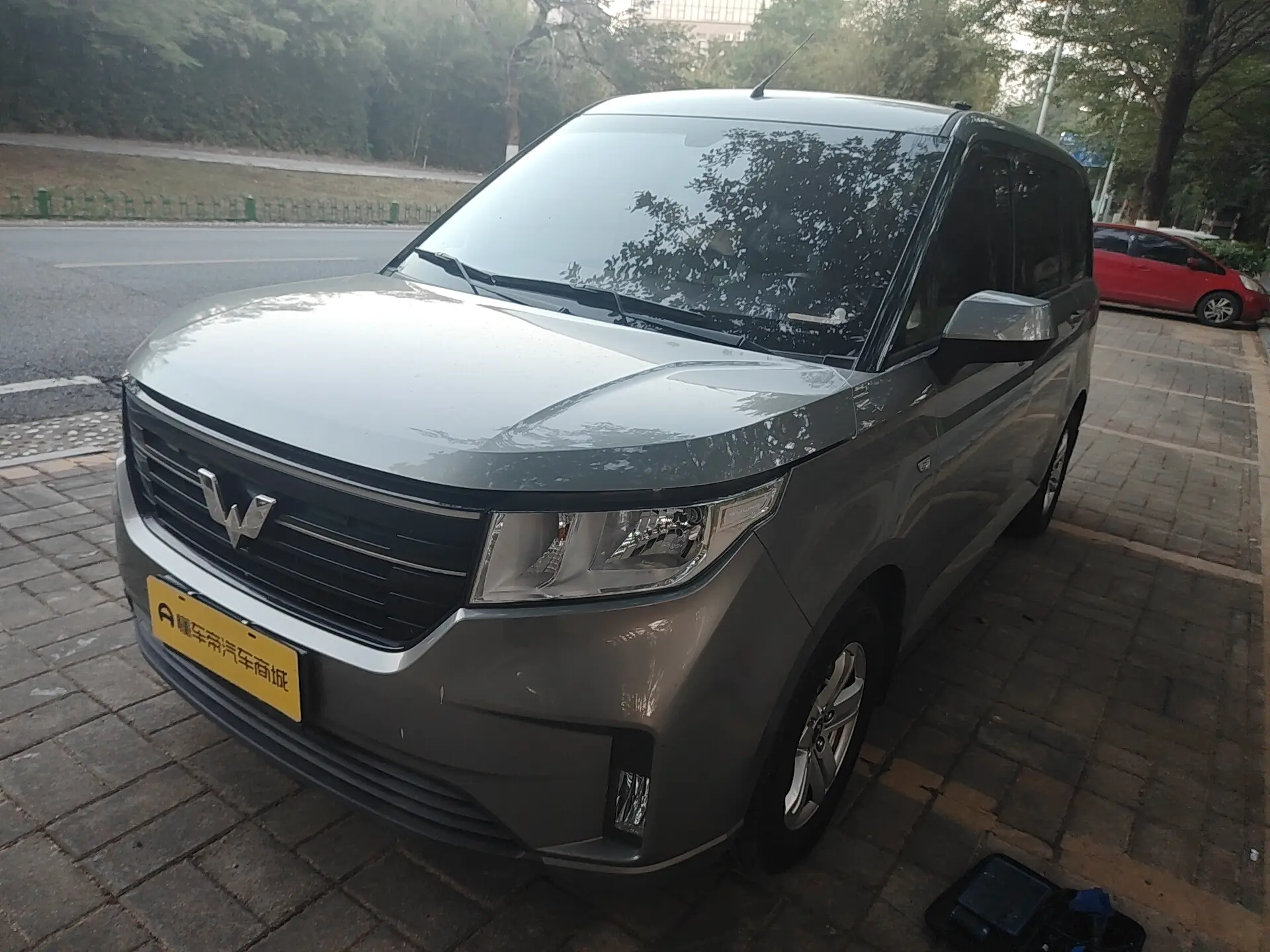Wuling Hongguang PLUS  из Китая
