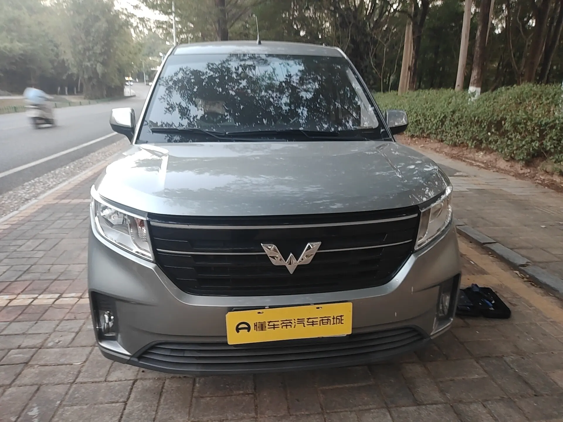 Wuling Hongguang PLUS  из Китая