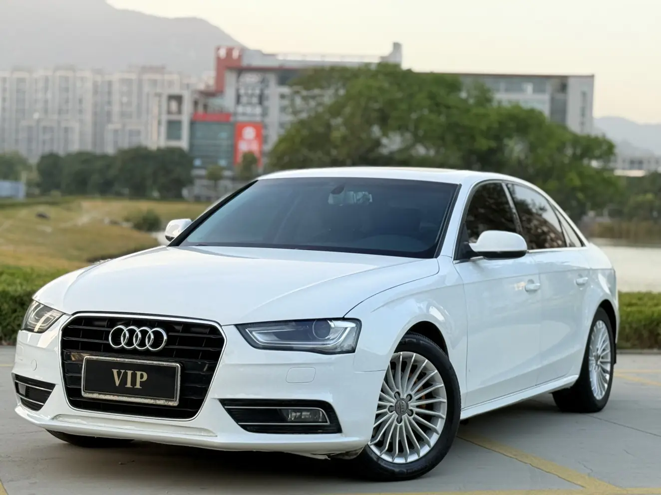 Audi A4L  из Китая