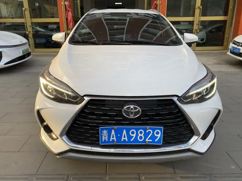 Toyota Yaris L  из Китая