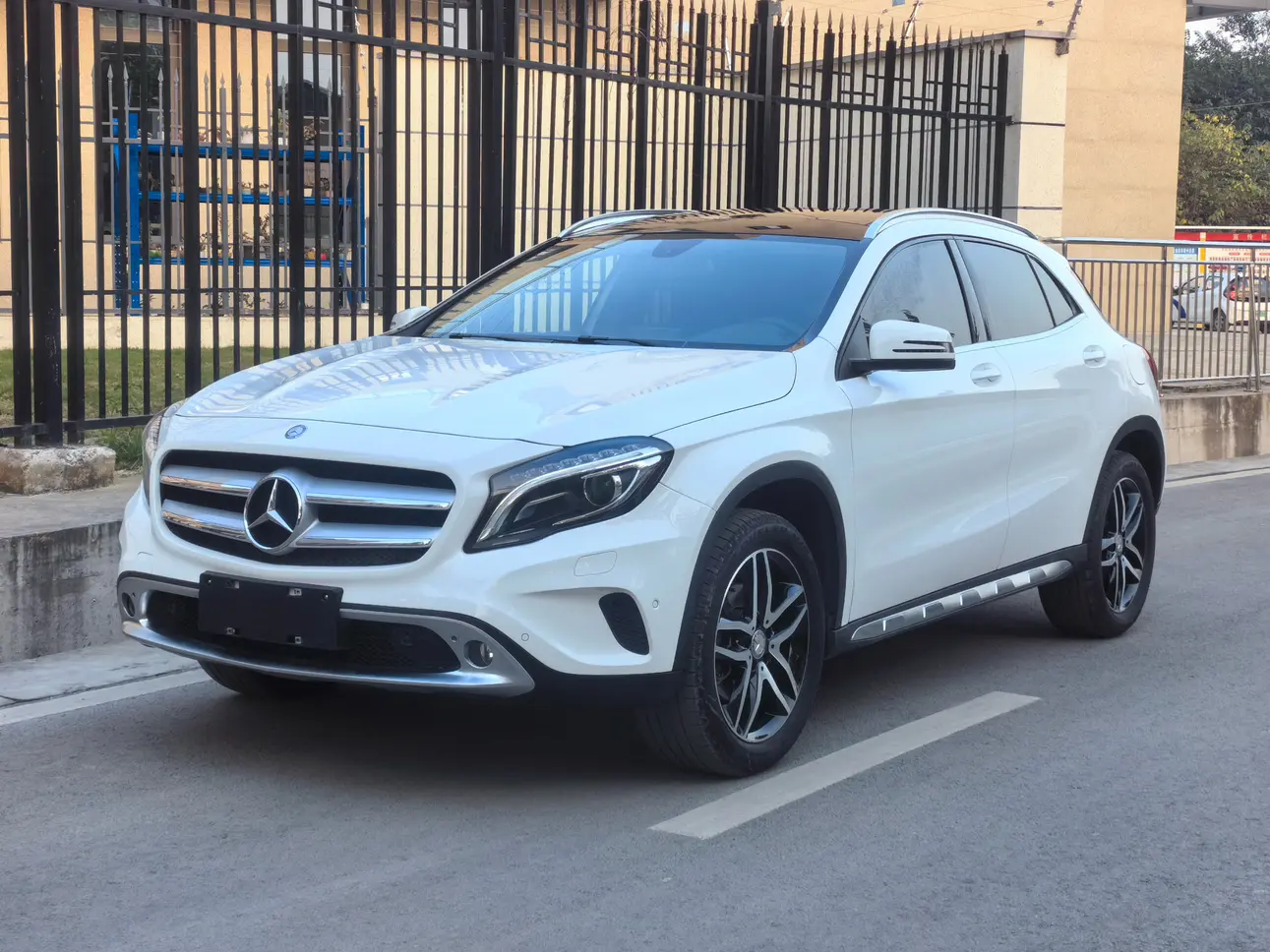 Mercedes-Benz GLA  из Китая