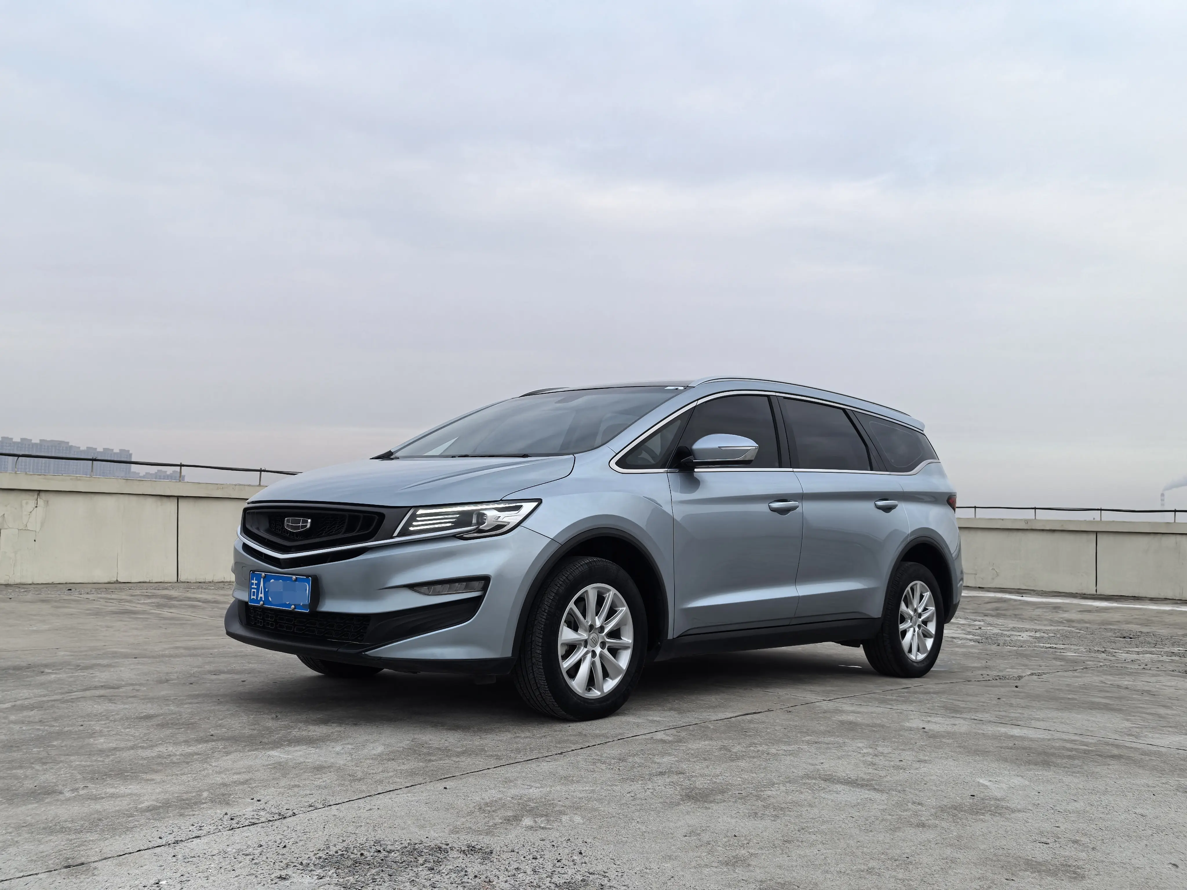 Geely Jiaji  из Китая