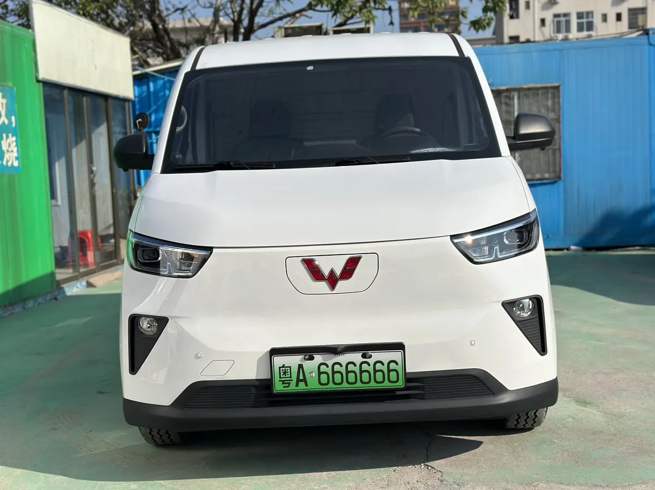 Wuling Yangguang  из Китая
