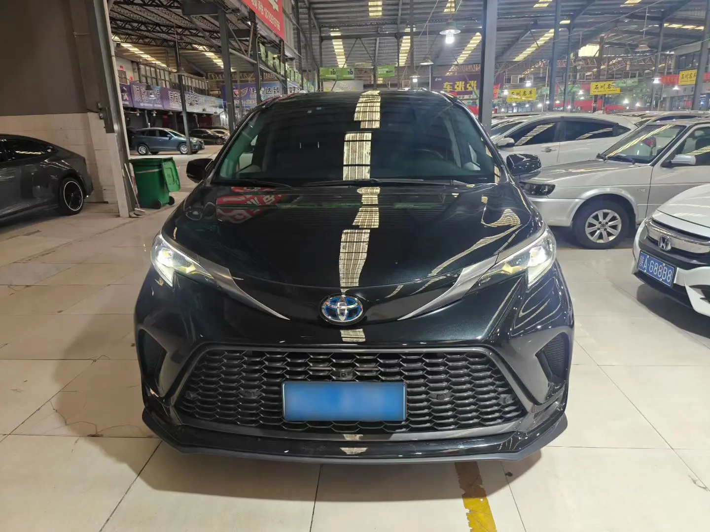 Toyota Granvia  из Китая