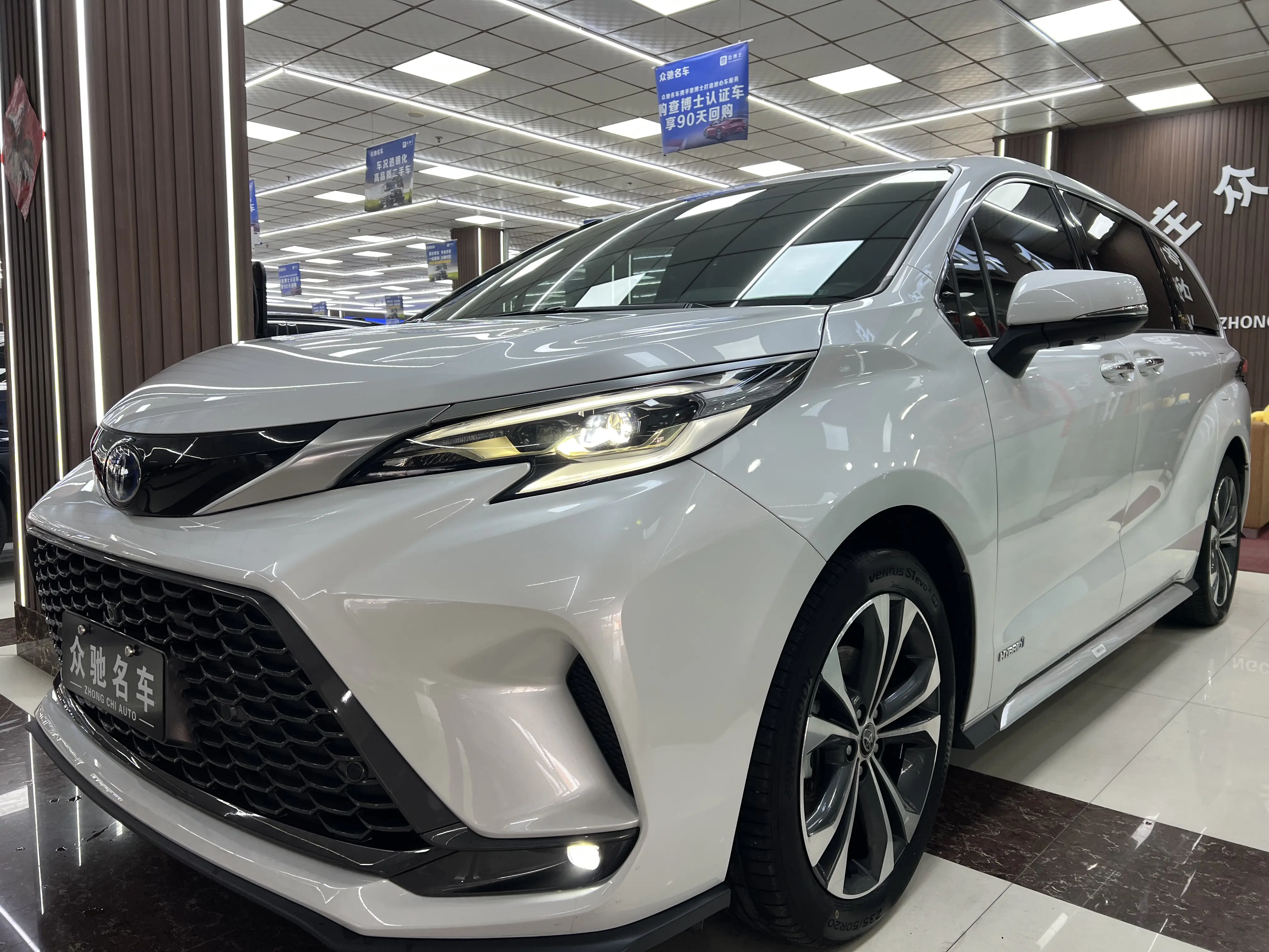 Toyota Granvia  из Китая