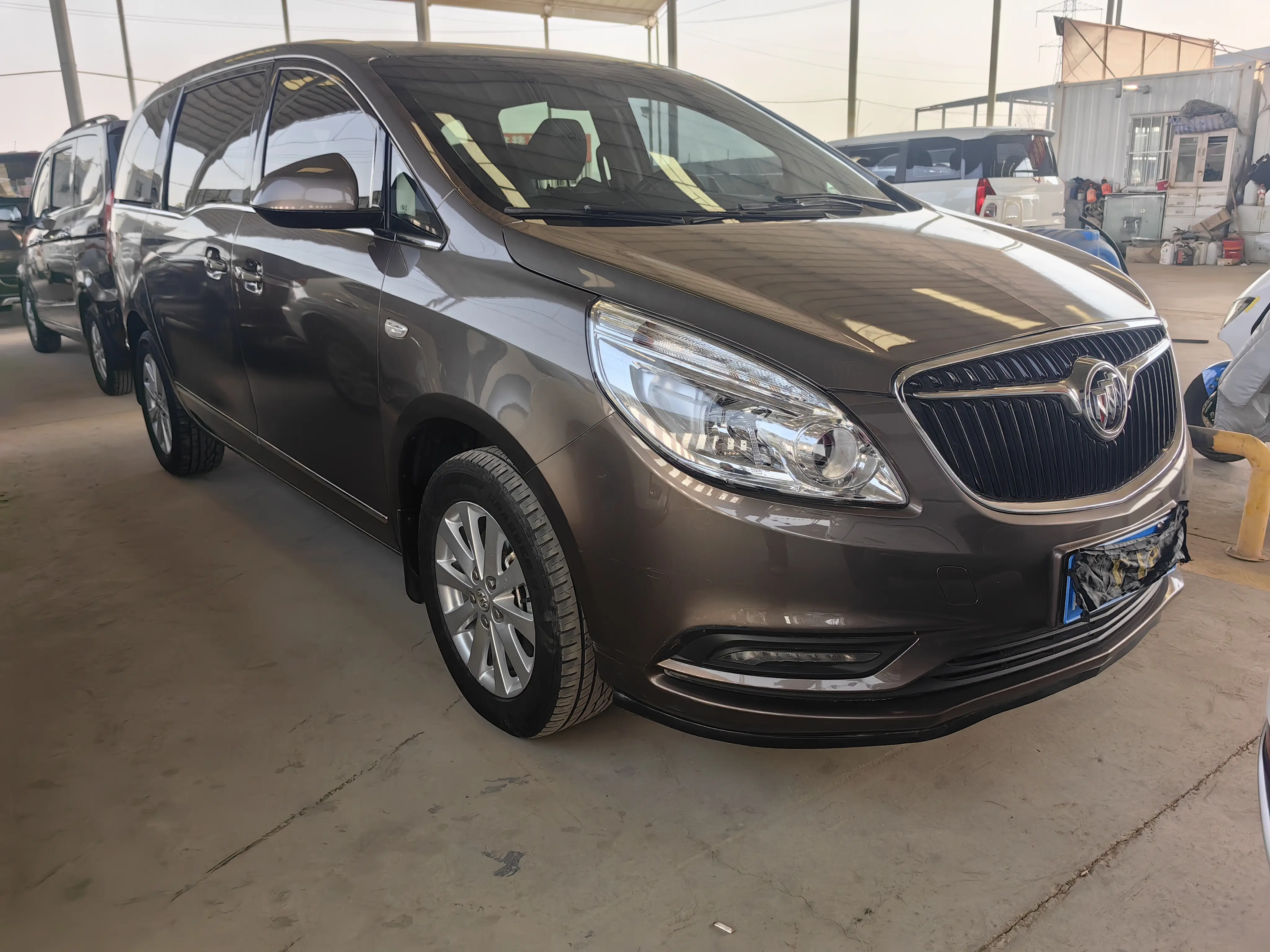 Buick GL8  из Китая