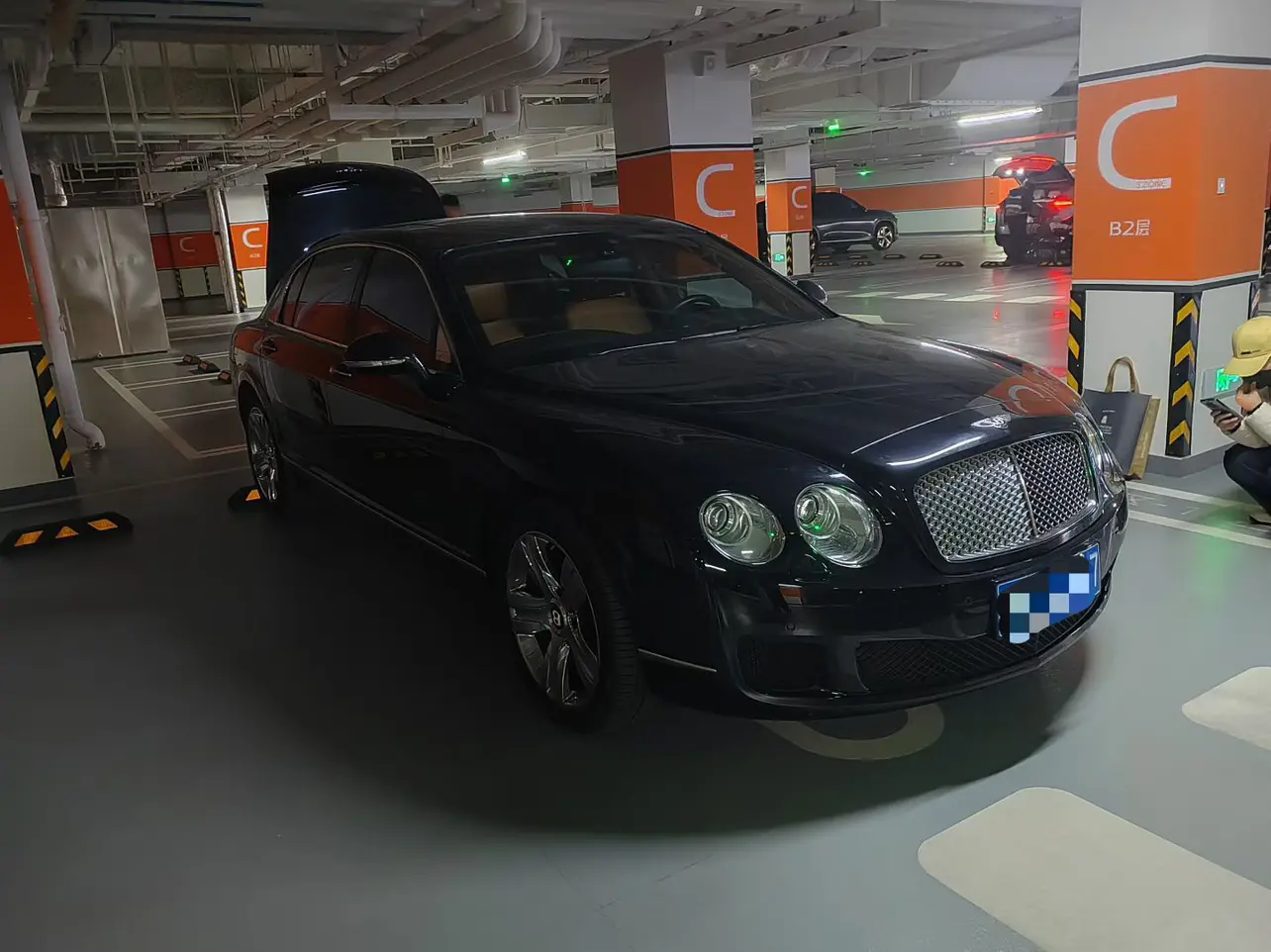 Bentley Galloping  из Китая