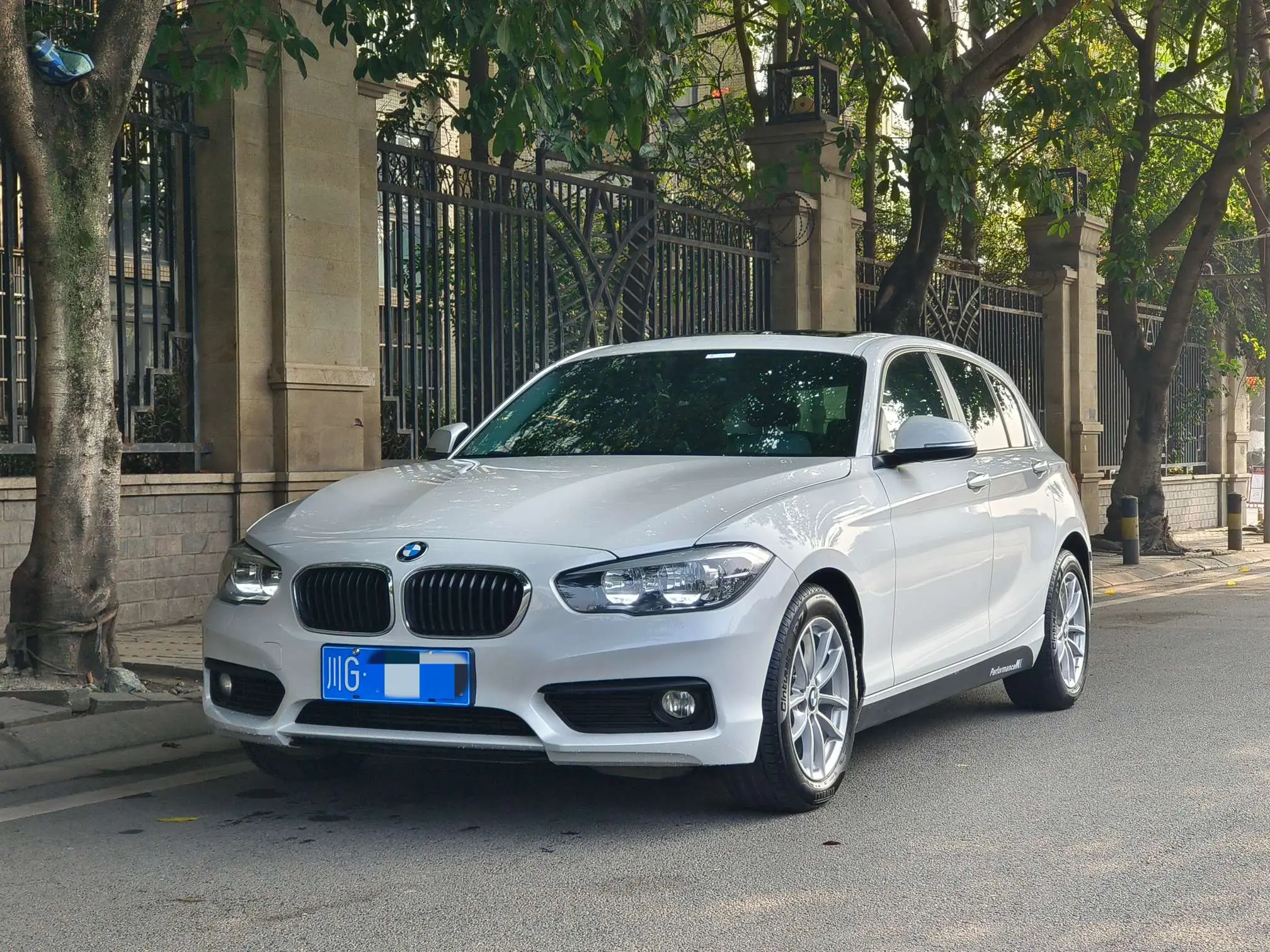 BMW 1 Series (imported)  из Китая